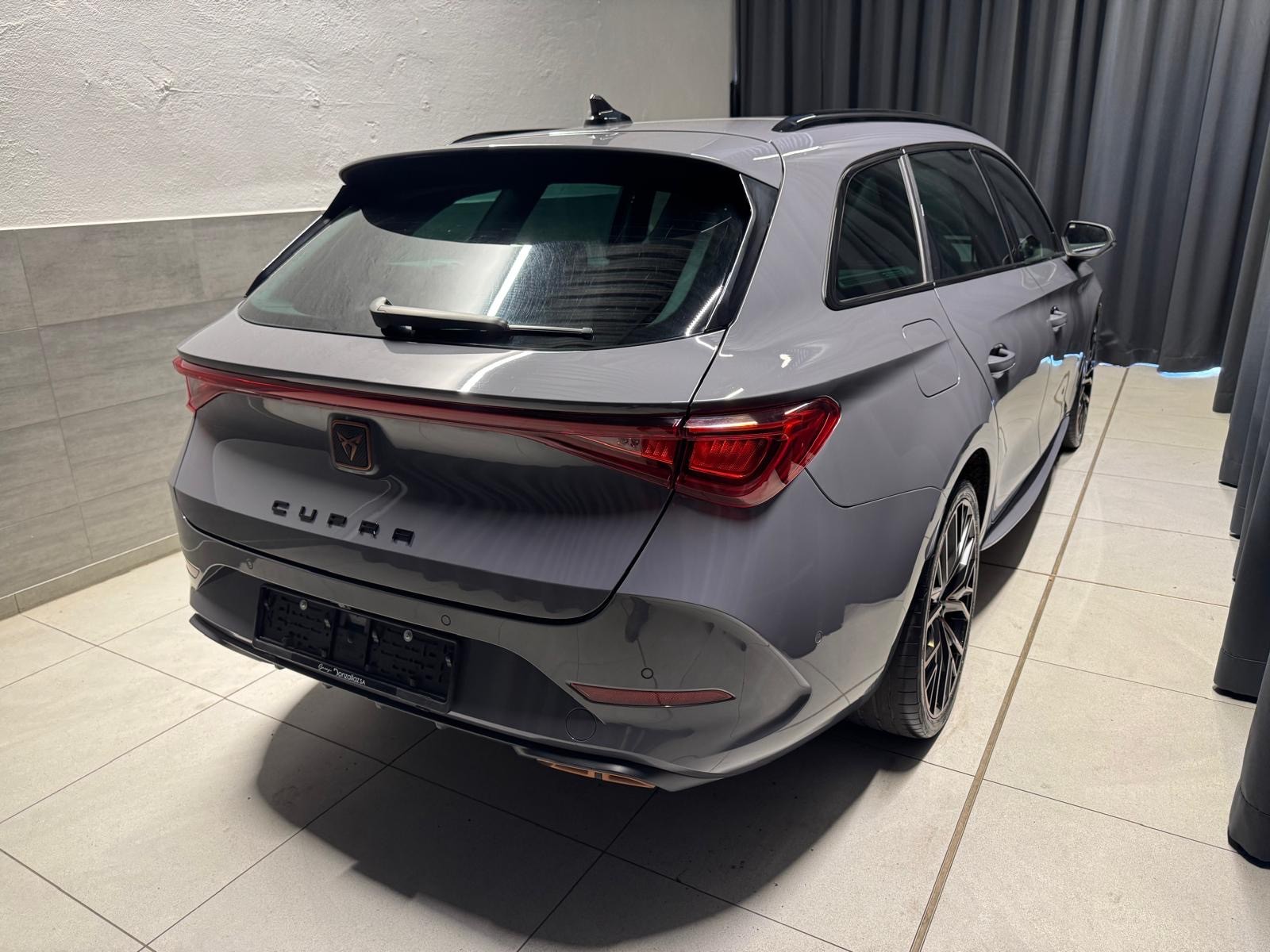 CUPRA LEON ST 1.4 e-HYBRID pHEV DSG-image-3
