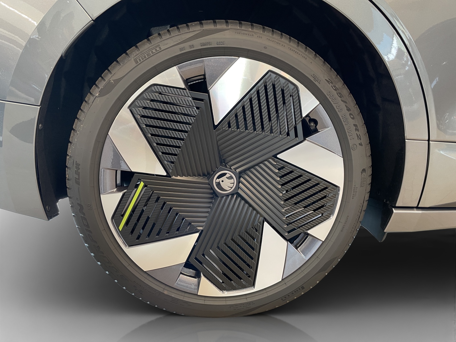 SKODA Enyaq 4x4 RS-image-12