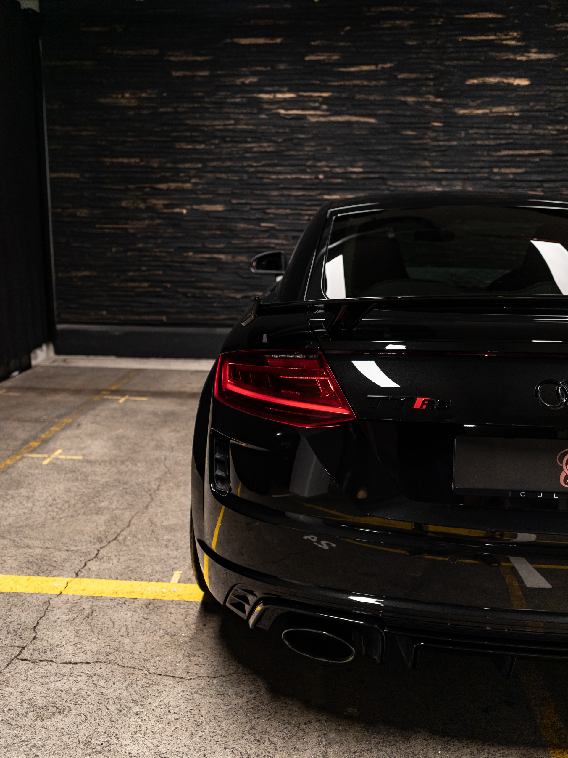 AUDI TT Coupé TT RS quattro S-tronic-image-25