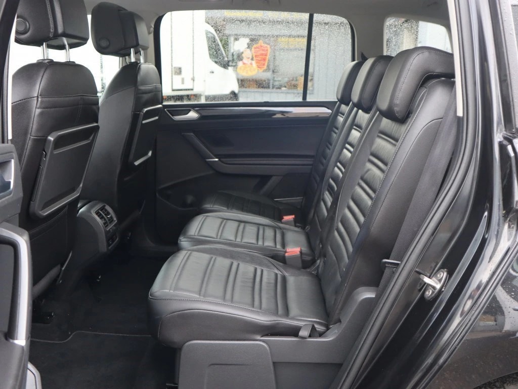 VW Touran 2.0 TDI BlueMotion Technology Highline ** Voll-Leder ** G.Navi mit RF-Kamera ** Ab MFK **-image-11
