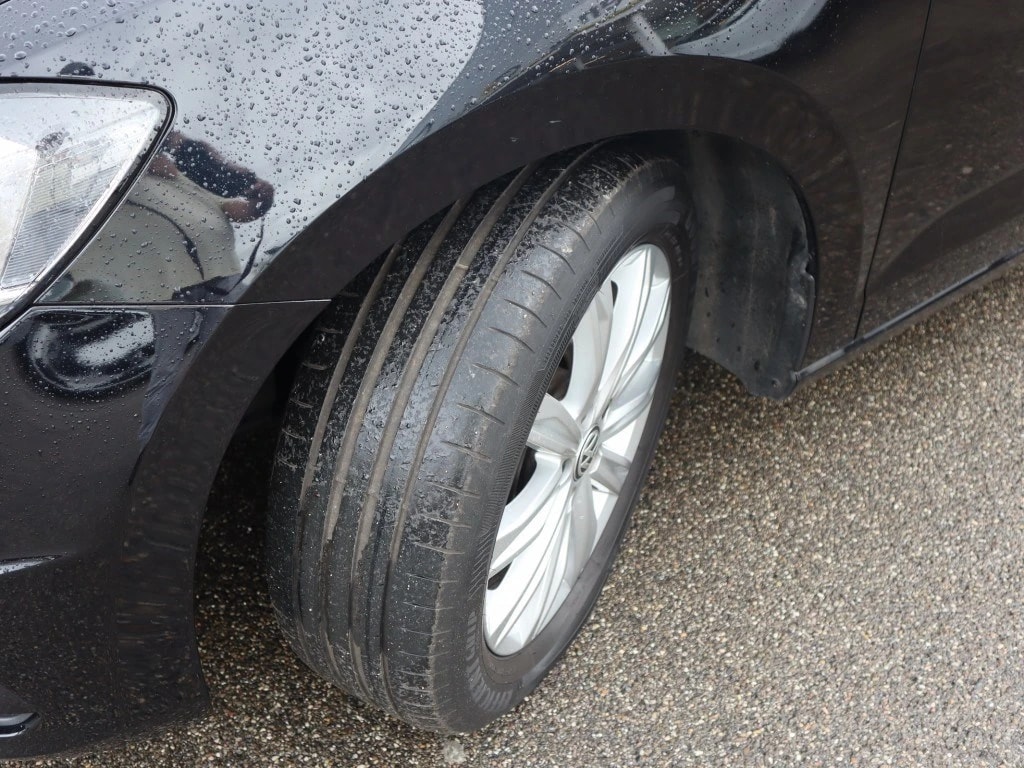 VW Touran 2.0 TDI BlueMotion Technology Highline ** Voll-Leder ** G.Navi mit RF-Kamera ** Ab MFK **-image-12