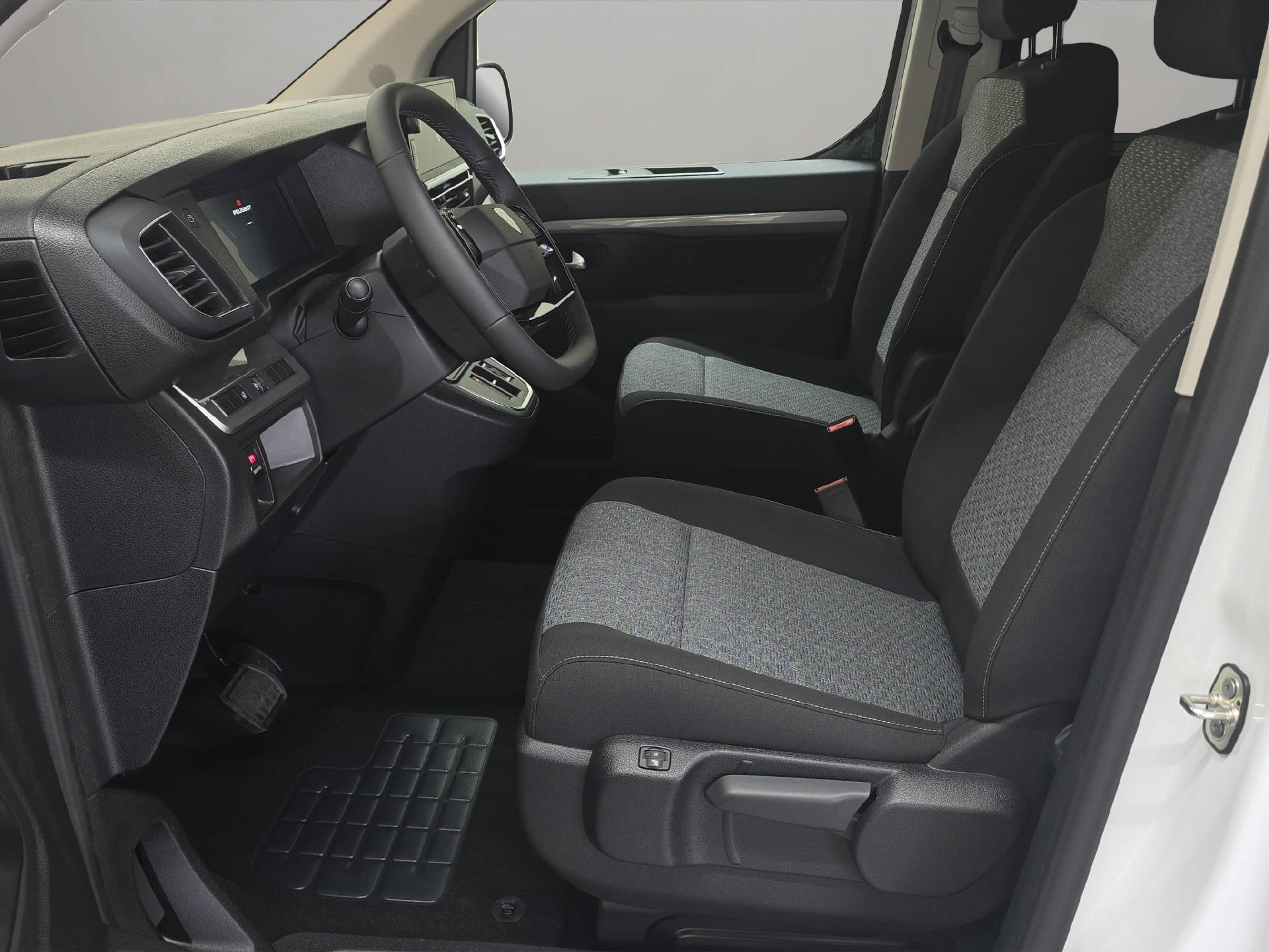 PEUGEOT Traveller Long 2.2 BlueHDi 180 Family Edition S/S-image-6