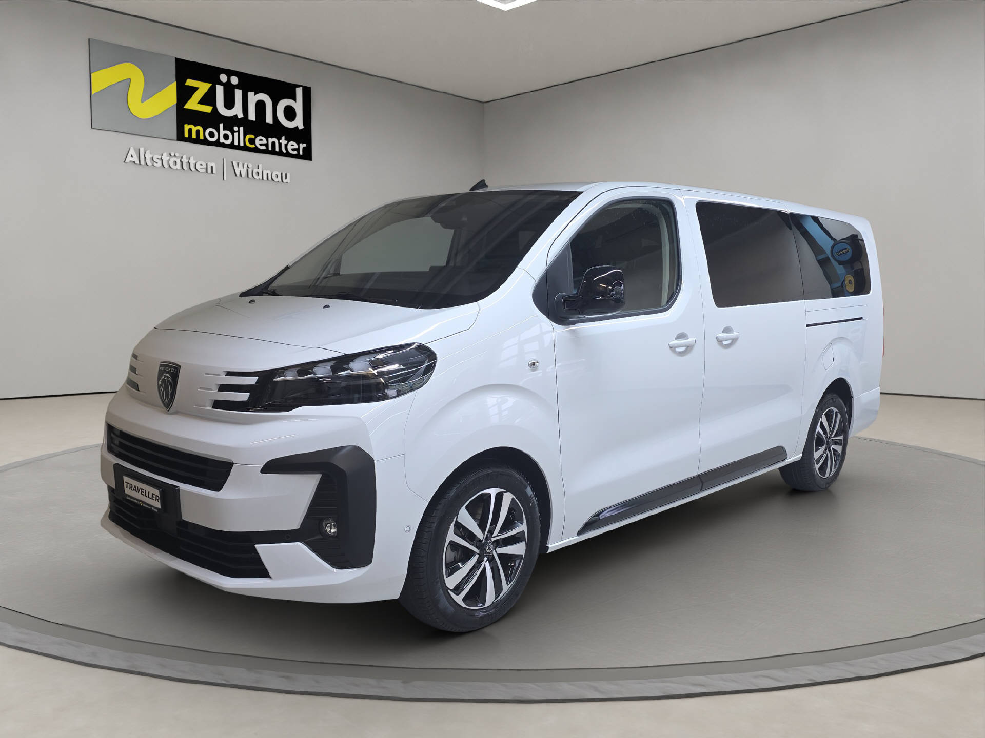 PEUGEOT Traveller Long 2.2 BlueHDi 180 Family Edition S/S-image-0