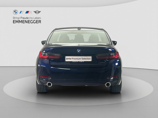 BMW 330e xDrive Steptronic-image-3