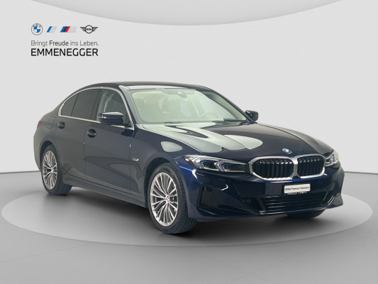 BMW 330e xDrive Steptronic-image-6