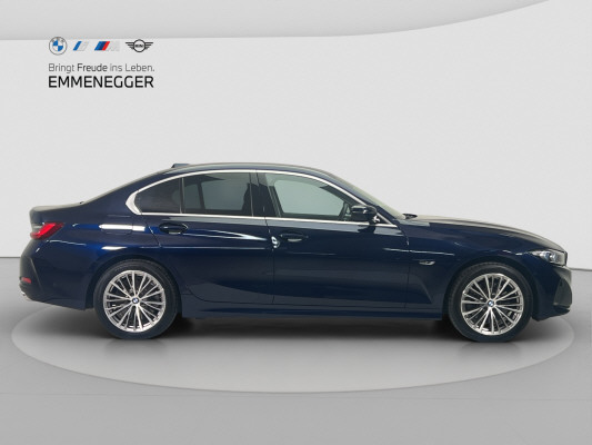 BMW 330e xDrive Steptronic-image-5