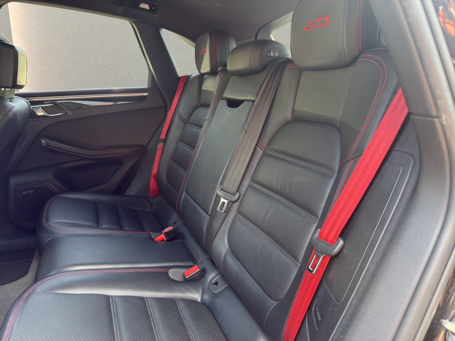 PORSCHE Macan GTS PDK-image-10
