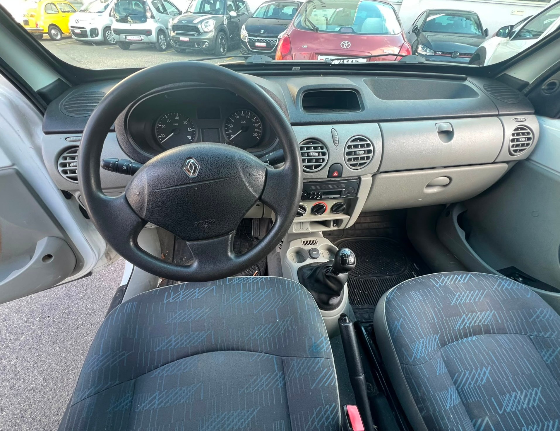 RENAULT Kangoo 1.6 16V-image-10