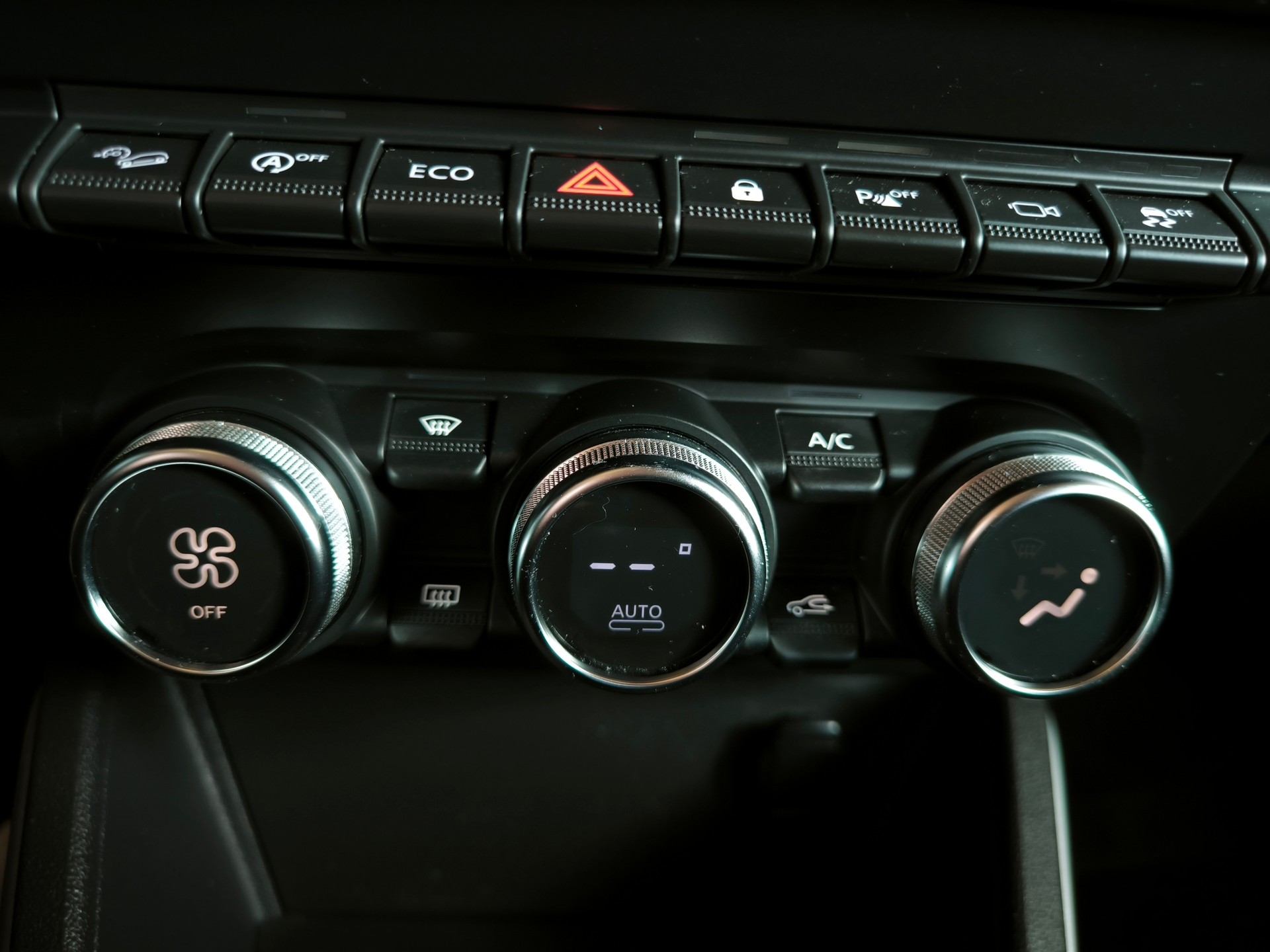 DACIA Duster TCe 150 Celebration 4x4-image-6