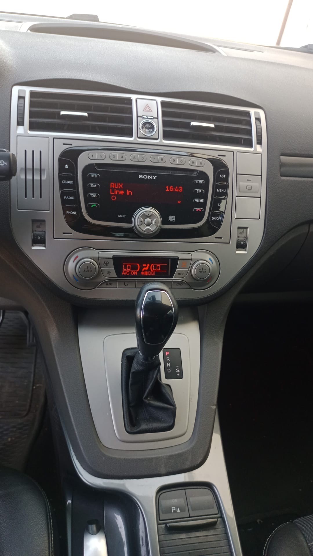 FORD Kuga 2.0 TDCi Carving 4WD PowerShift-image-10