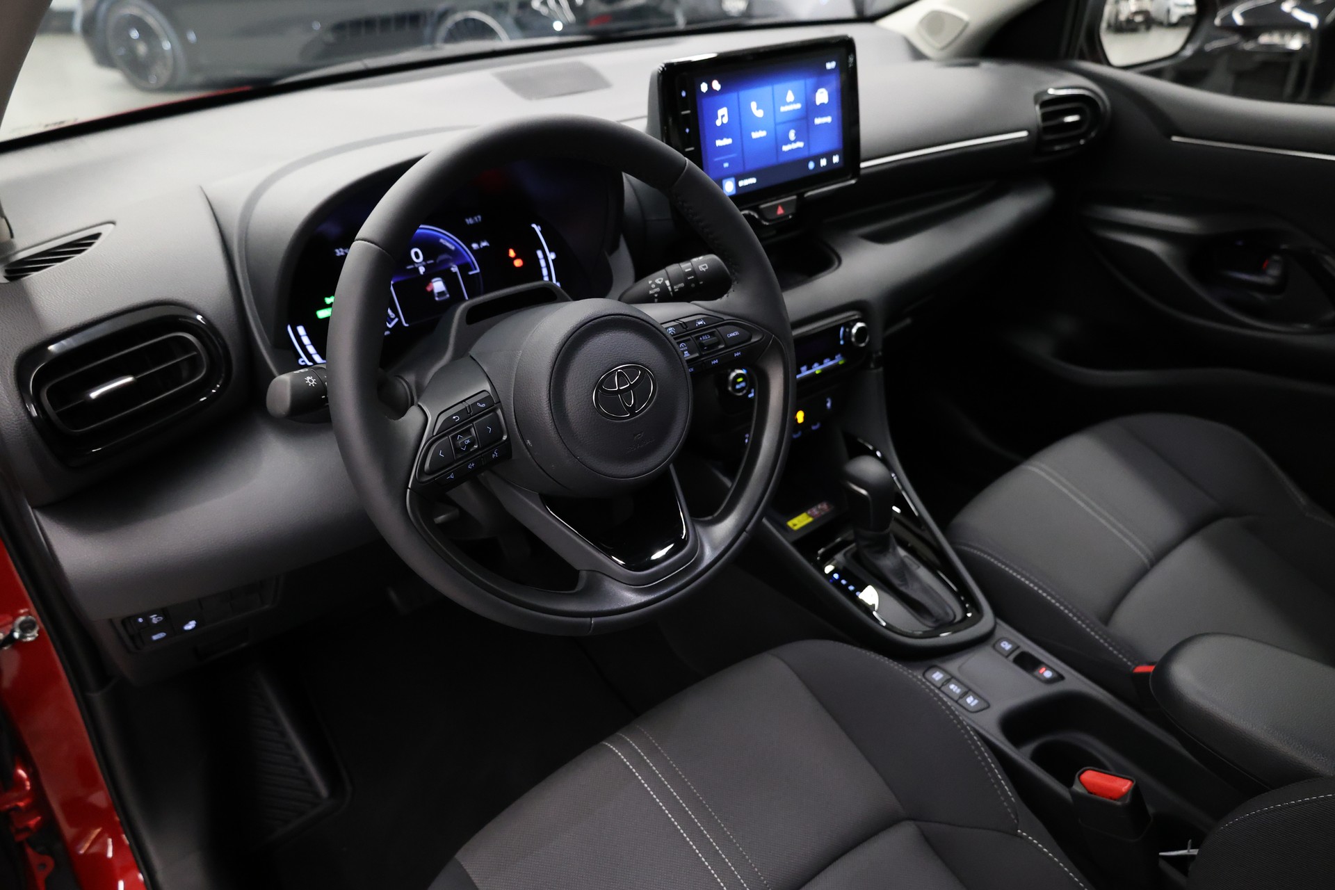 TOYOTA Yaris 1.5 VVT-i HSD Teamplayer-image-23