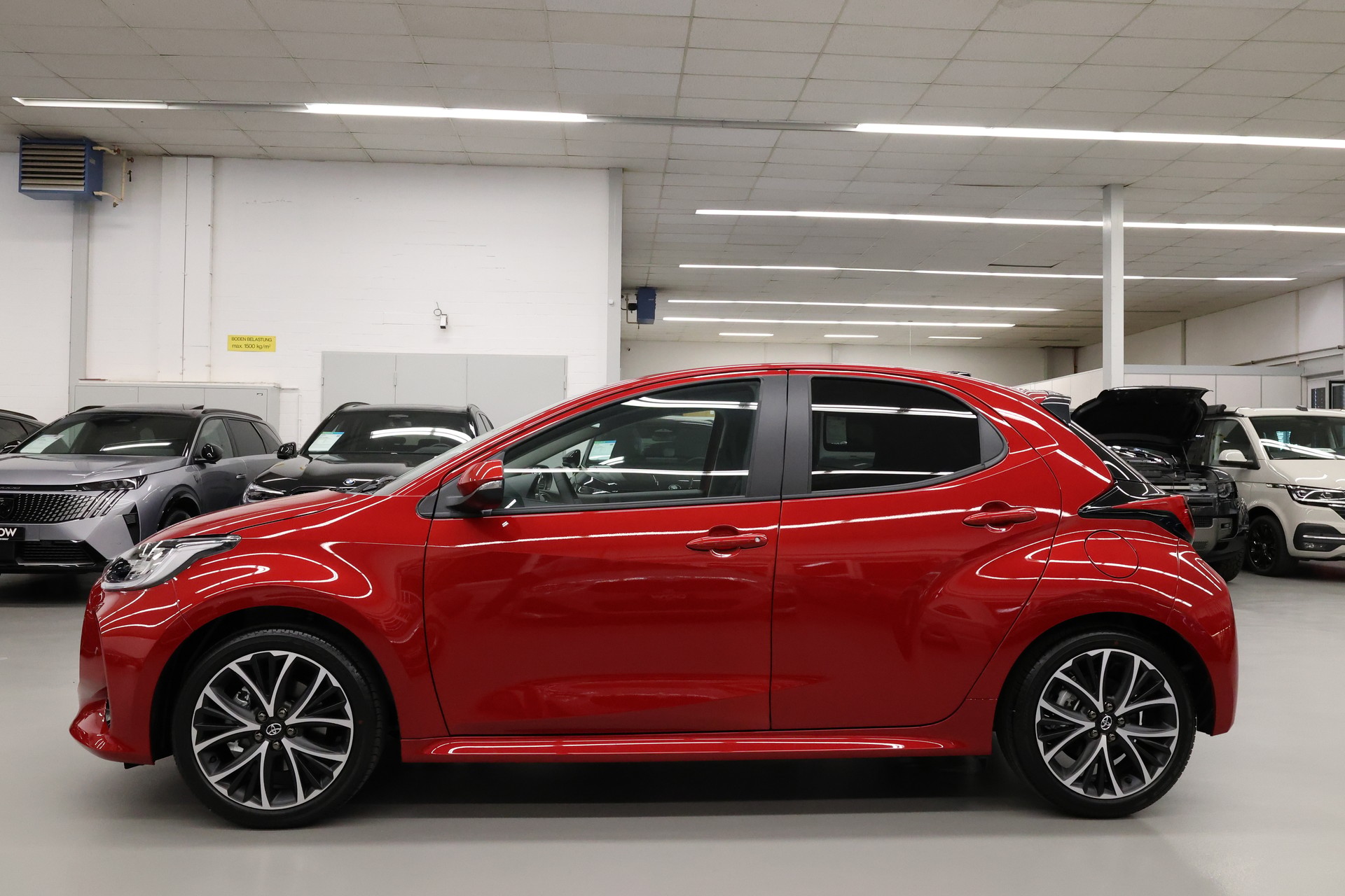 TOYOTA Yaris 1.5 VVT-i HSD Teamplayer-image-16