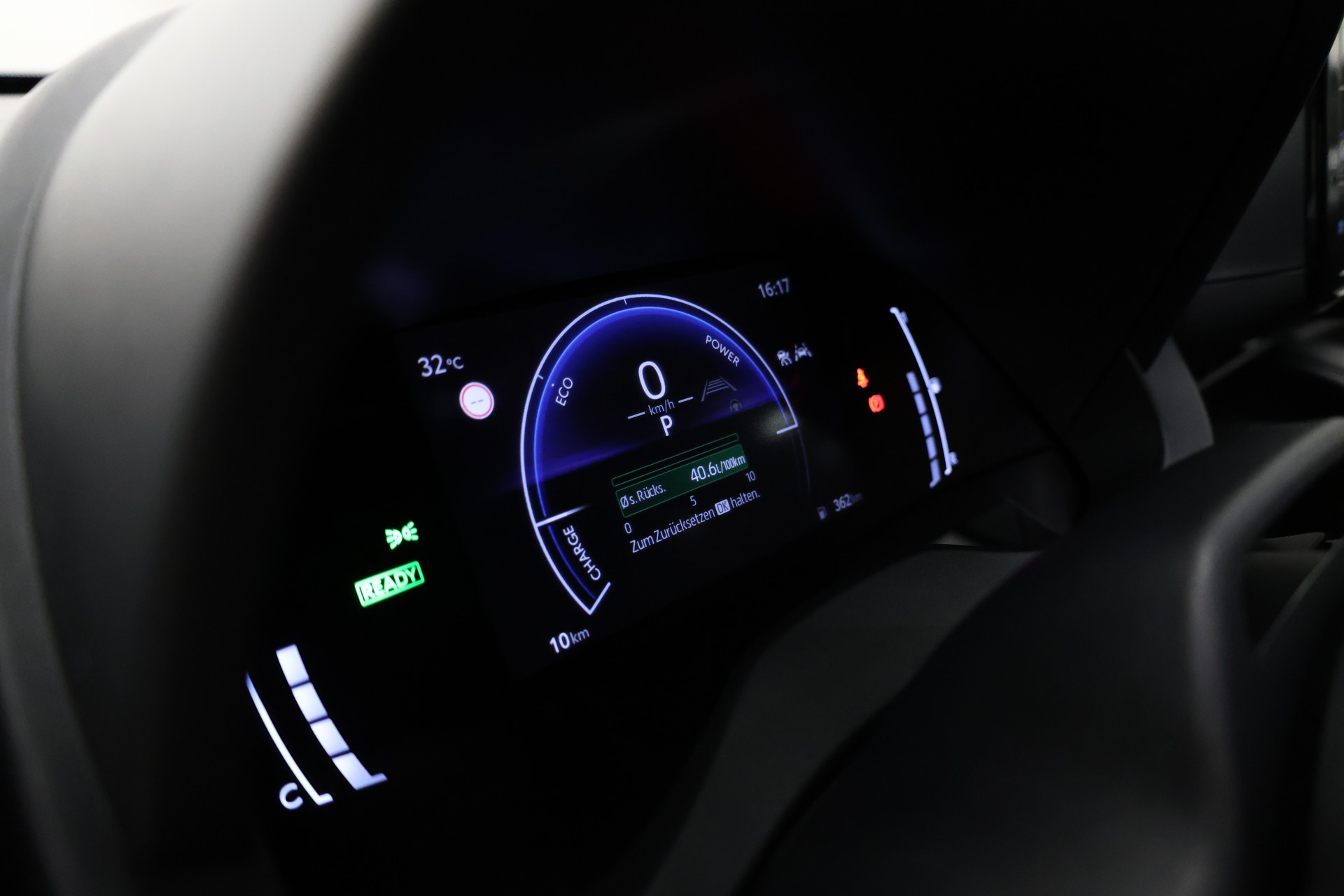 TOYOTA Yaris 1.5 VVT-i HSD Teamplayer-image-27