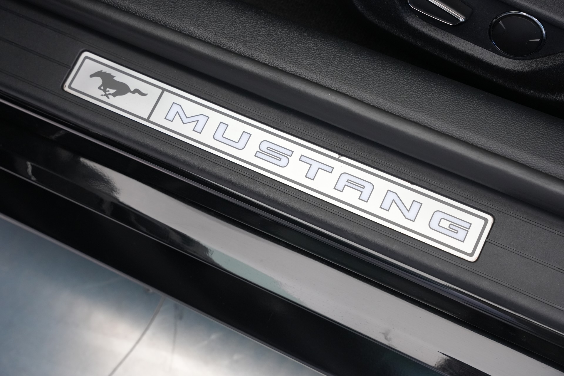 FORD Mustang Fastback 5.0 V8 GT Automat-image-15