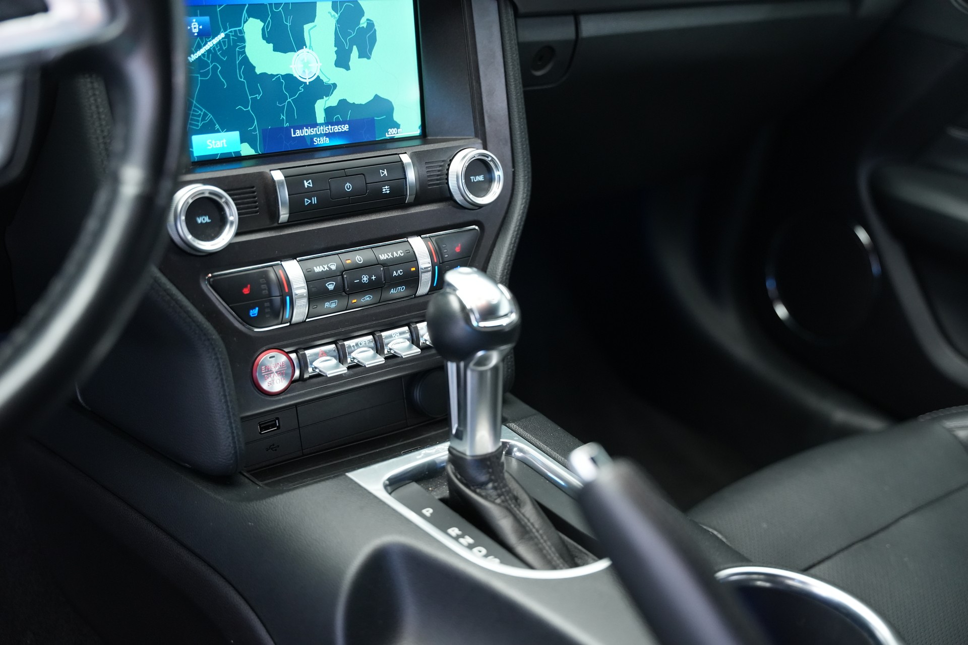 FORD Mustang Fastback 5.0 V8 GT Automat-image-19