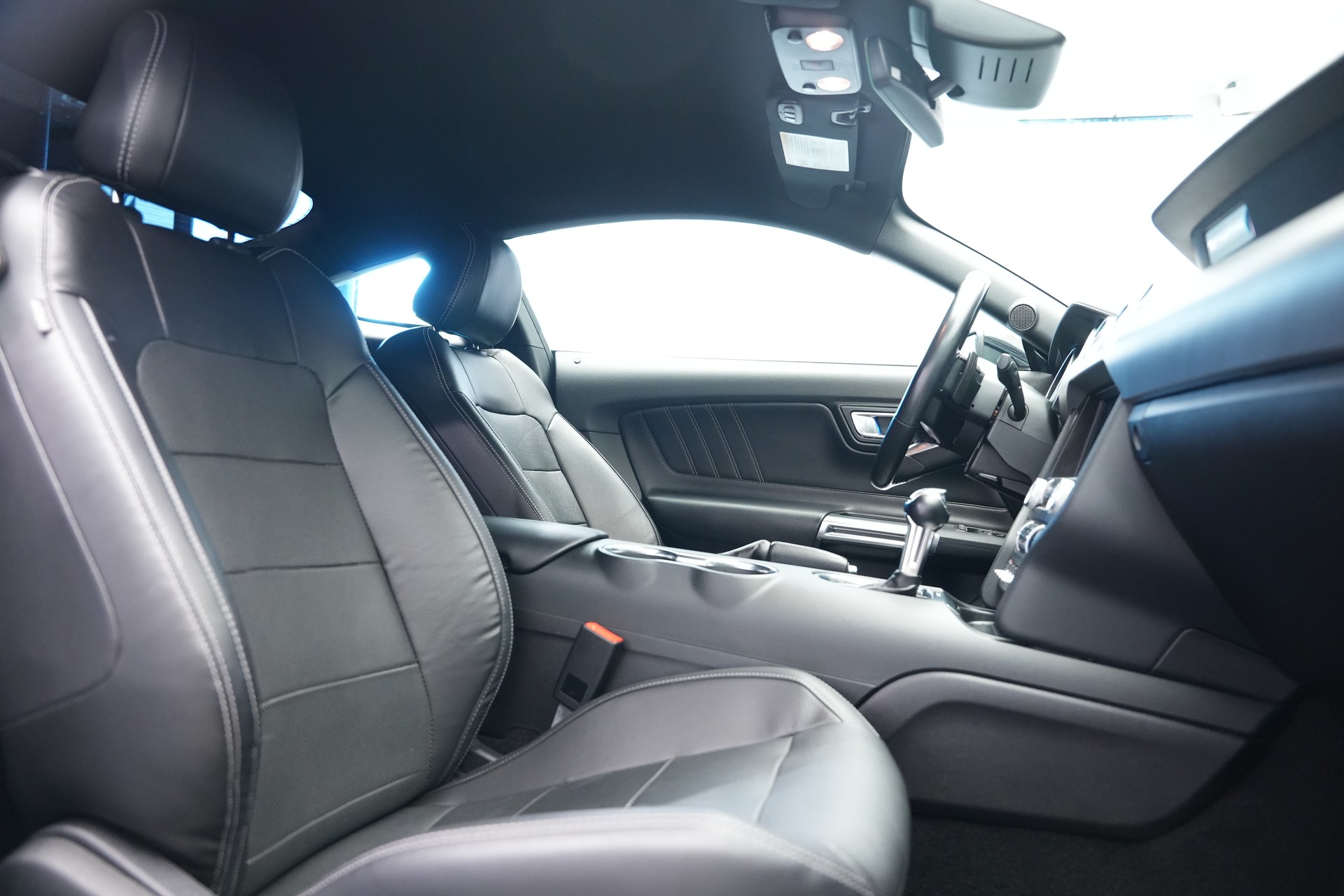 FORD Mustang Fastback 5.0 V8 GT Automat-image-28