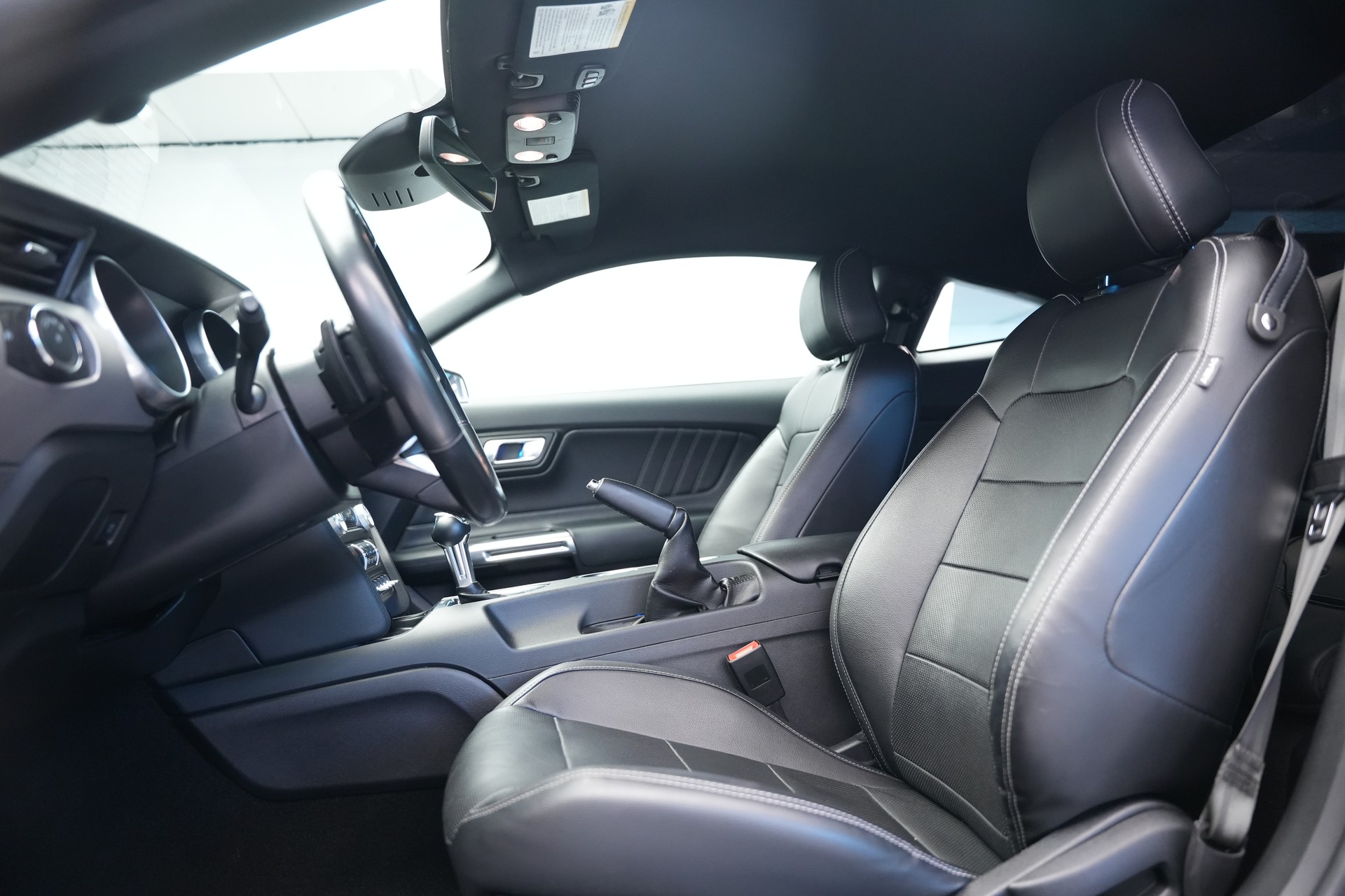 FORD Mustang Fastback 5.0 V8 GT Automat-image-11
