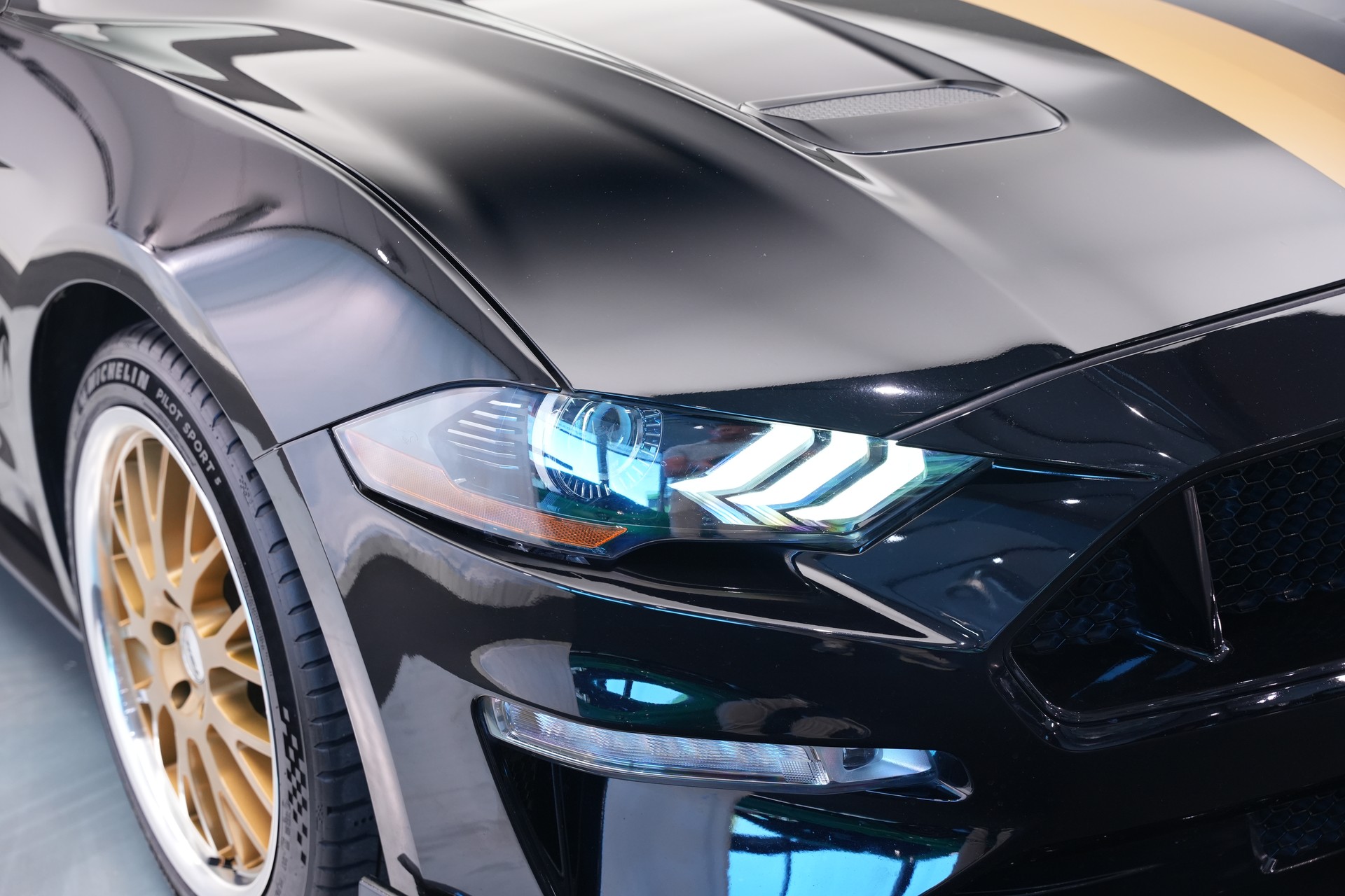 FORD Mustang Fastback 5.0 V8 GT Automat-image-38