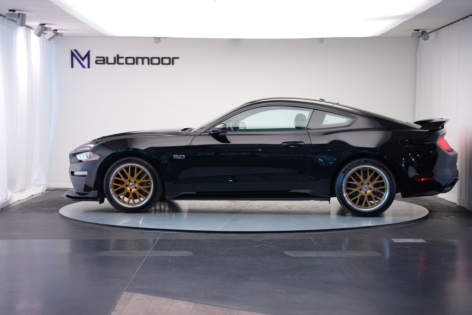 FORD Mustang Fastback 5.0 V8 GT Automat-image-7