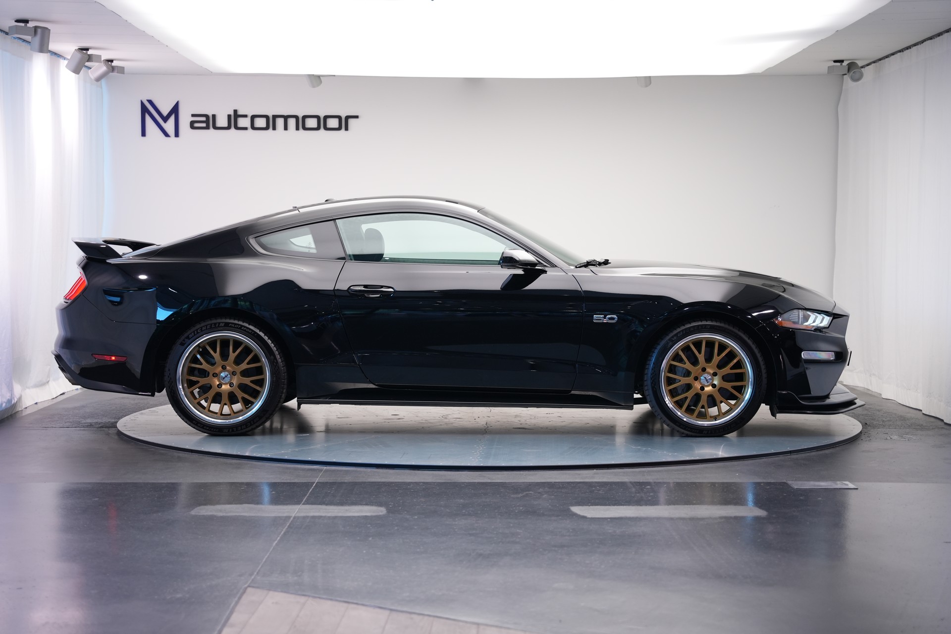 FORD Mustang Fastback 5.0 V8 GT Automat-showroom-element-3