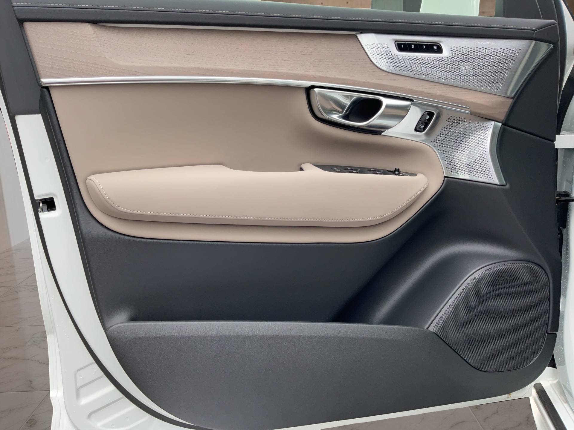 VOLVO XC90 2.0 T8 TE Ultra Bright eAWD-image-14