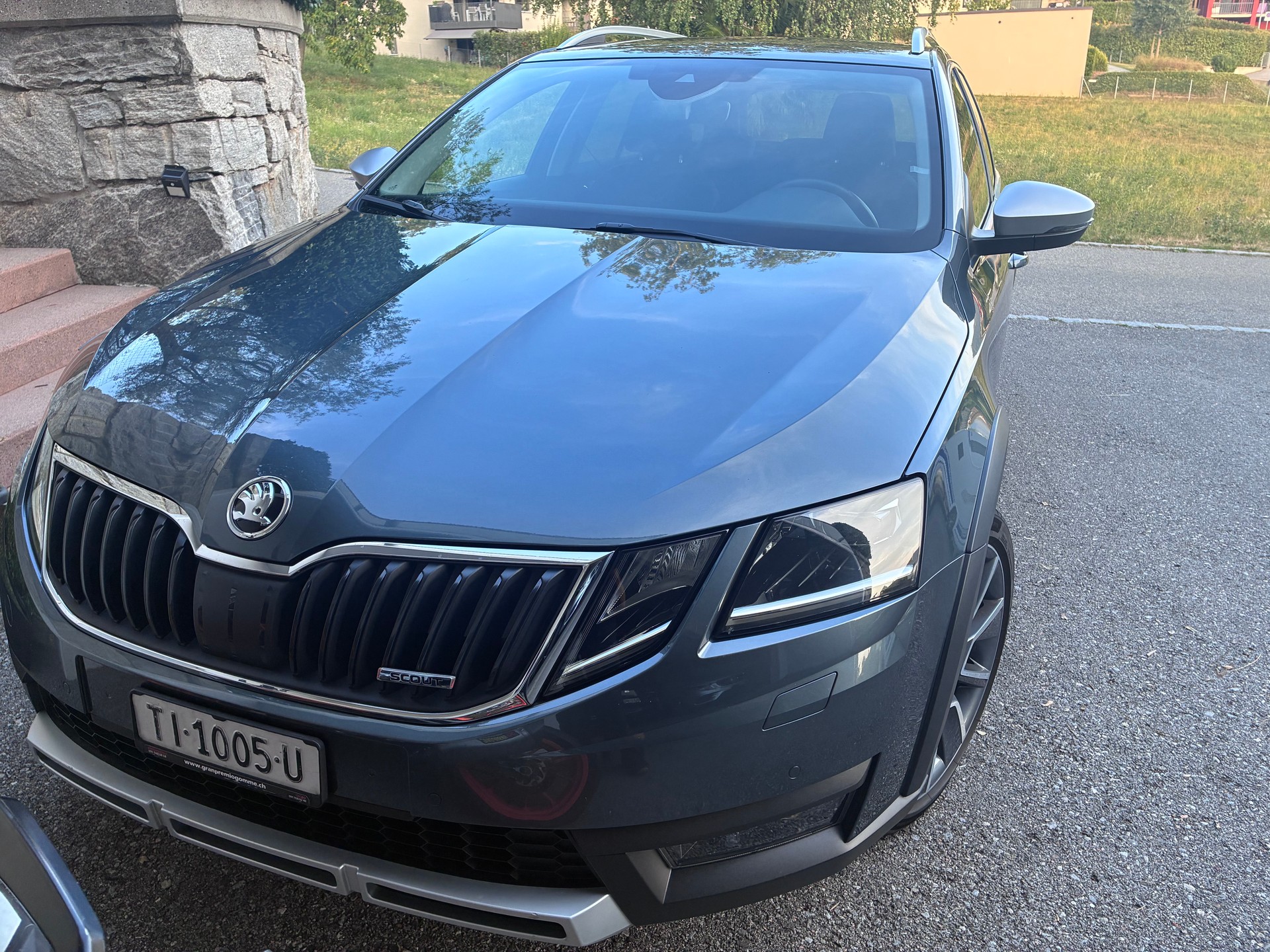 SKODA Octavia Combi 2.0 TDI Scout 4x4 DSG-image-1