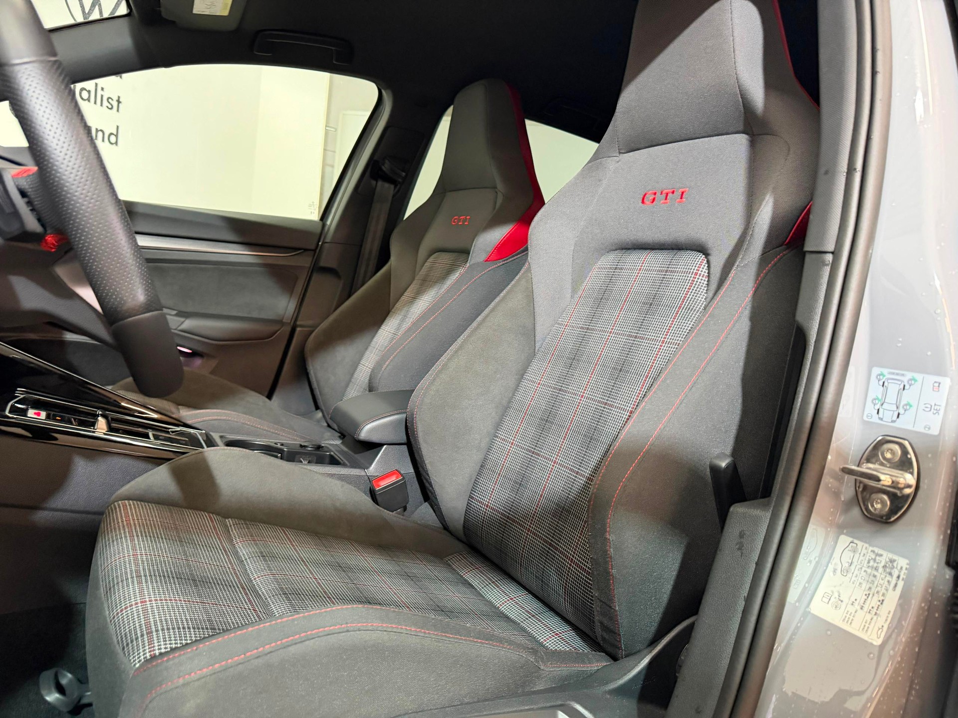 VW Golf 2.0 TSI GTI DSG-image-8