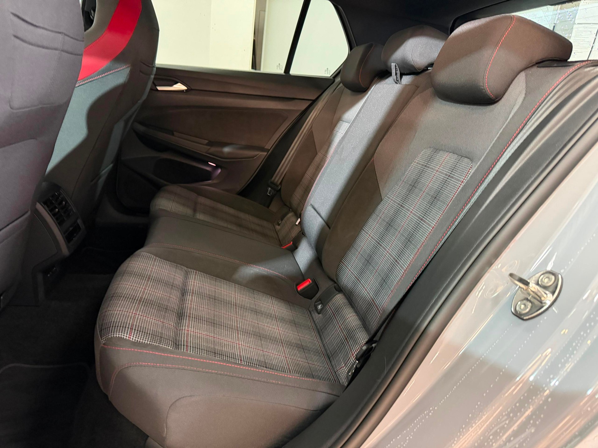 VW Golf 2.0 TSI GTI DSG-image-9