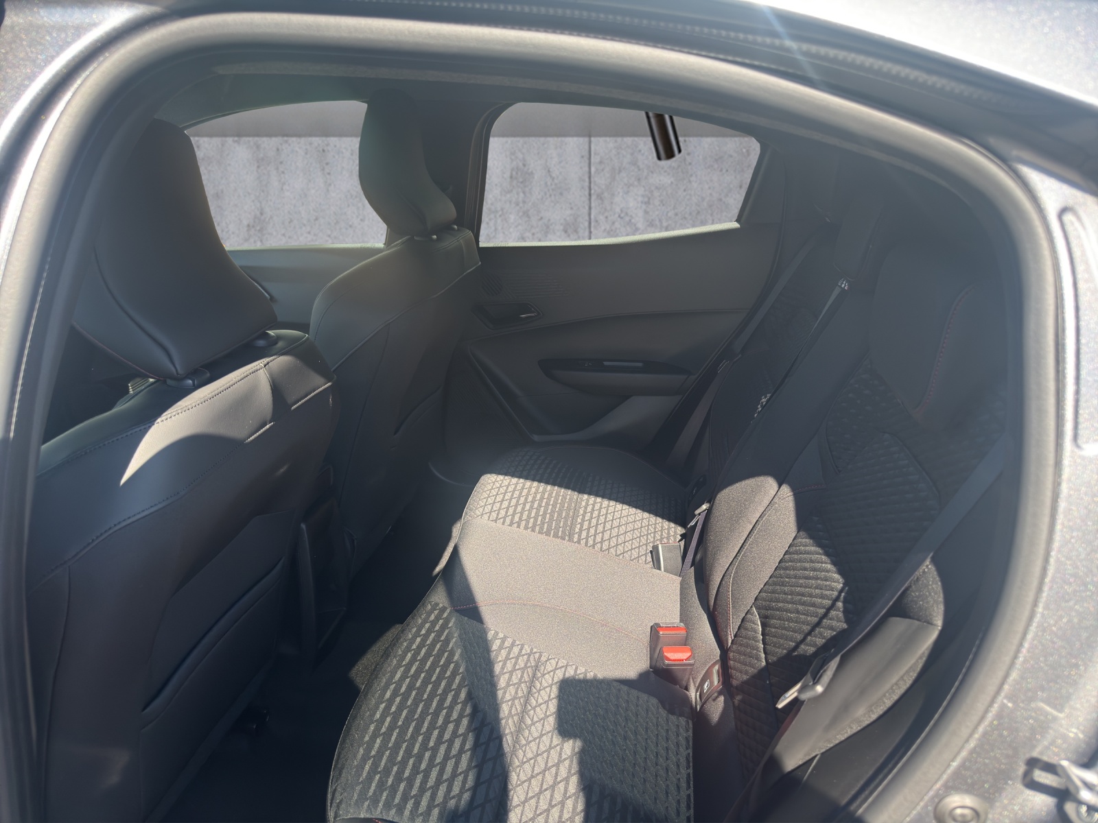 RENAULT Clio 1.8 E-Tech Techno-image-5