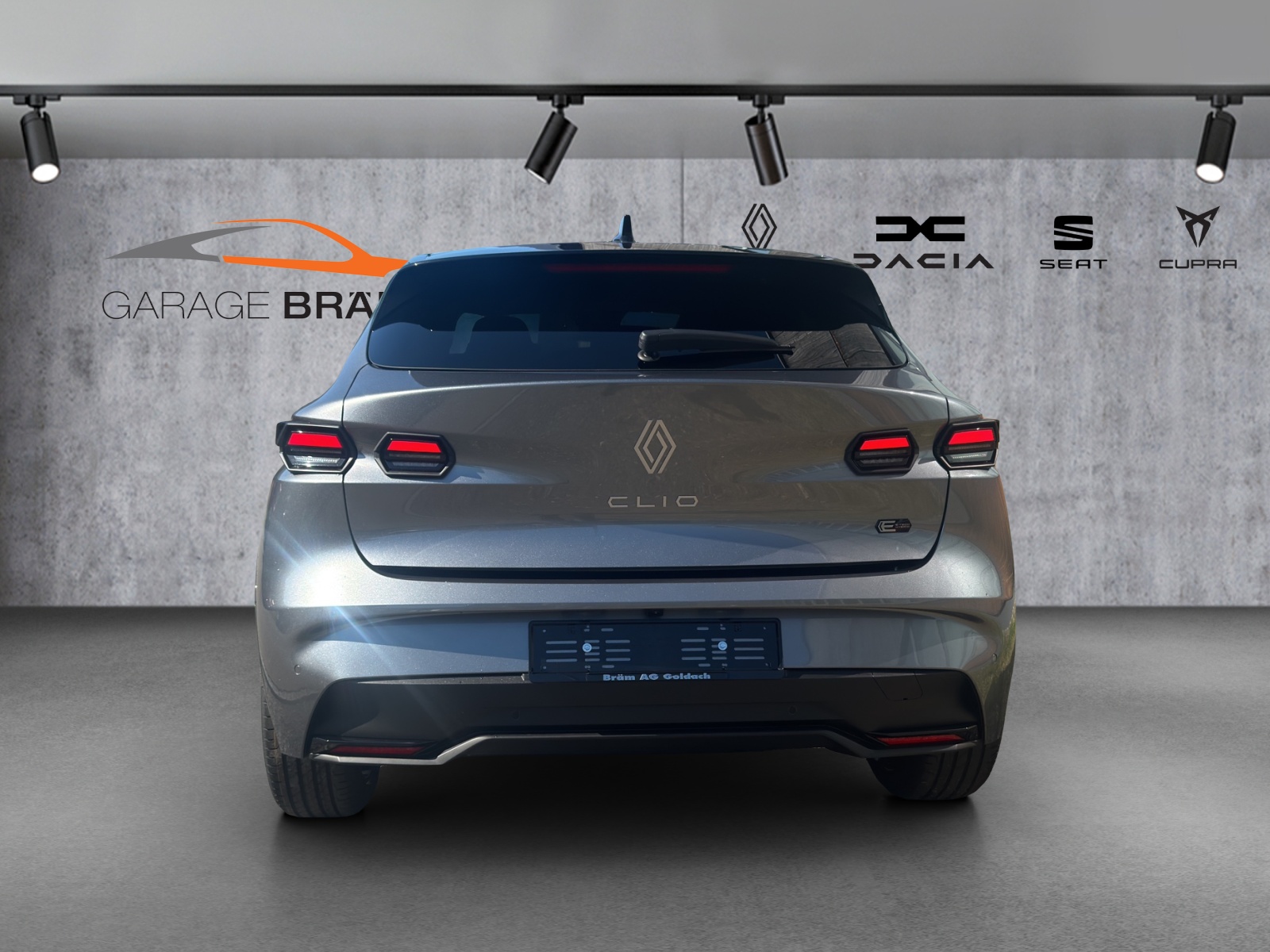 RENAULT Clio 1.8 E-Tech Techno-image-9