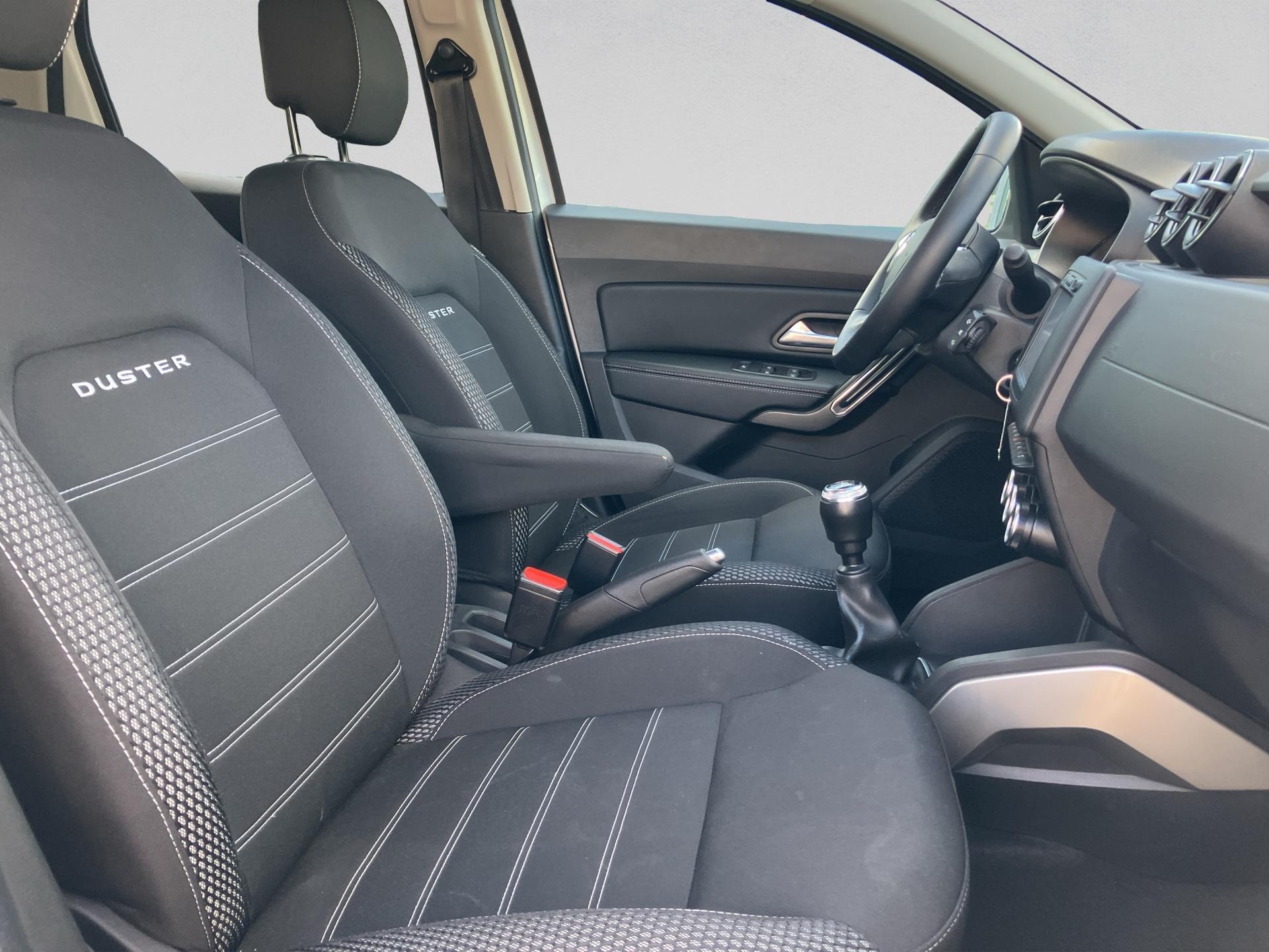 DACIA Duster TCe 125 Prestige 4x4-image-16