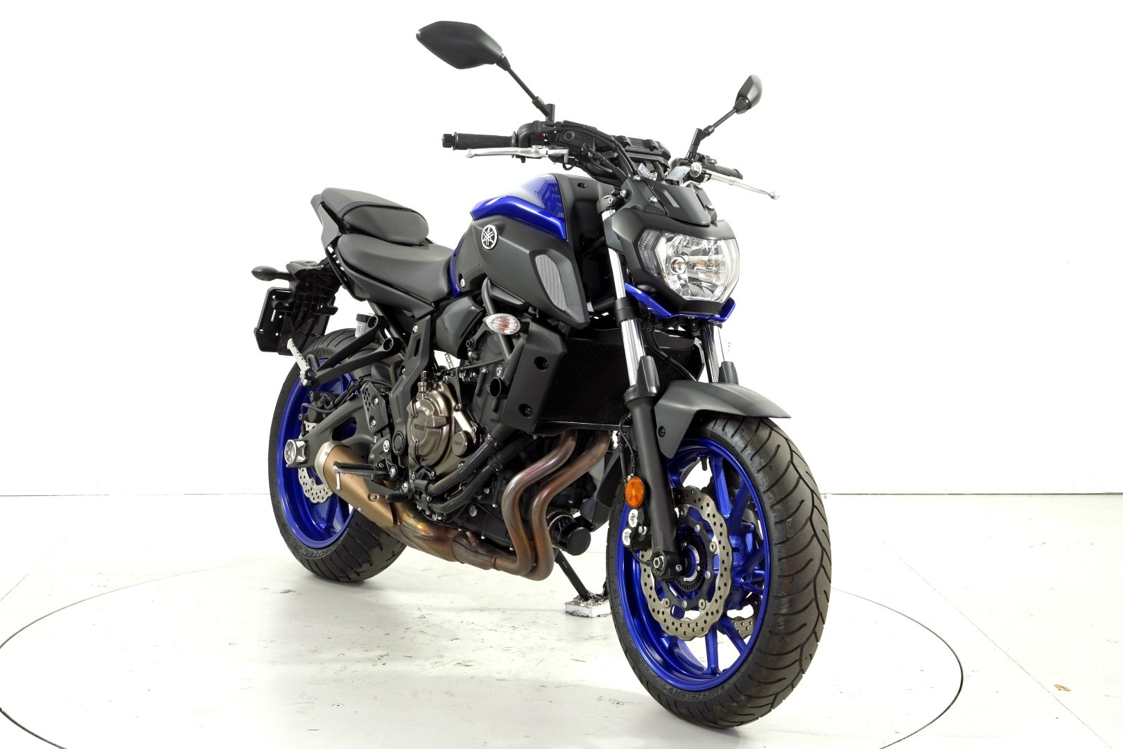 YAMAHA MT-07 ABS-showroom-element-1