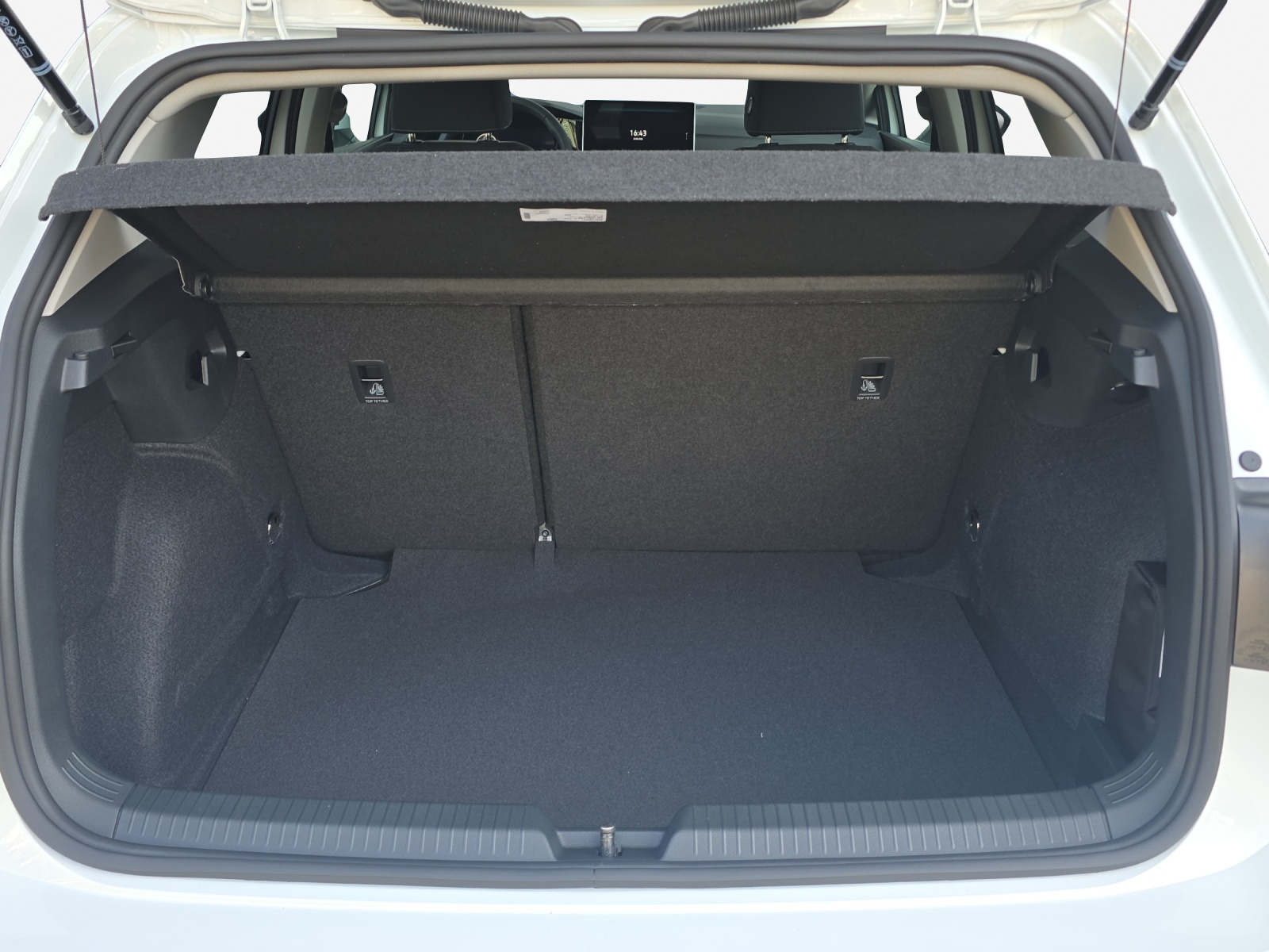 VW Golf 1.5 e TSI mHEV Value DSG-image-12