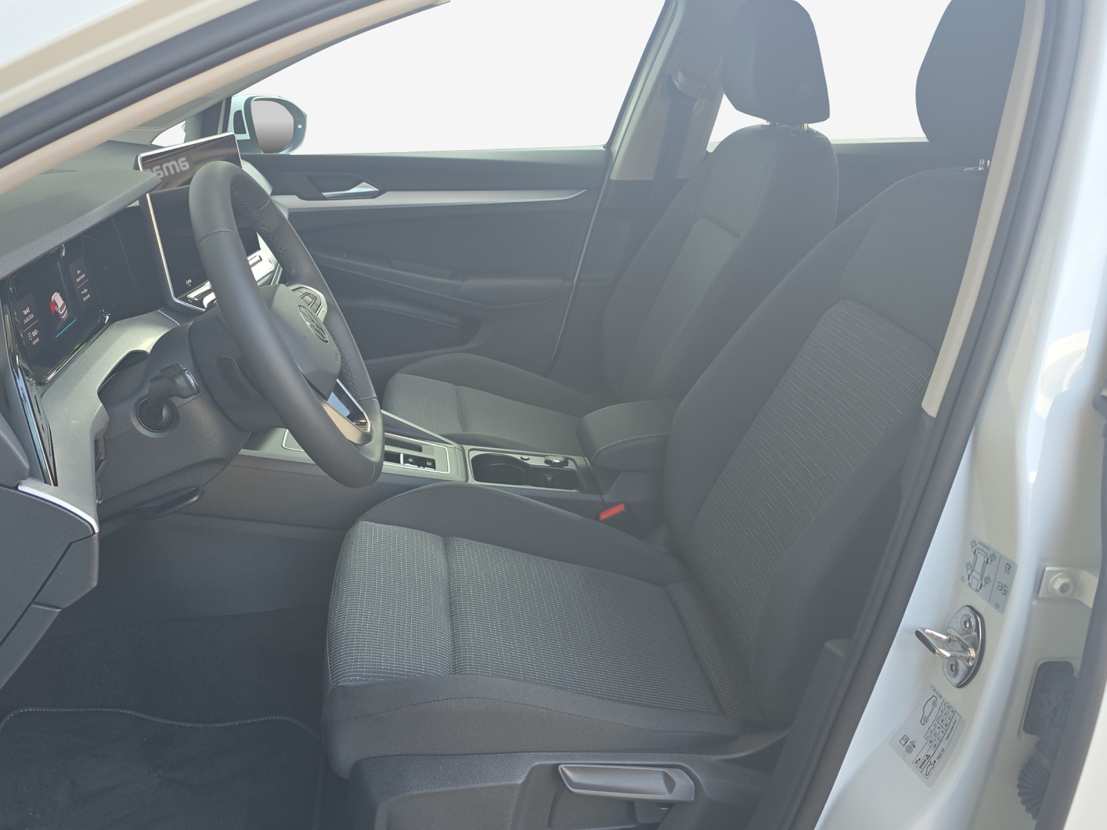 VW Golf 1.5 e TSI mHEV Value DSG-image-7