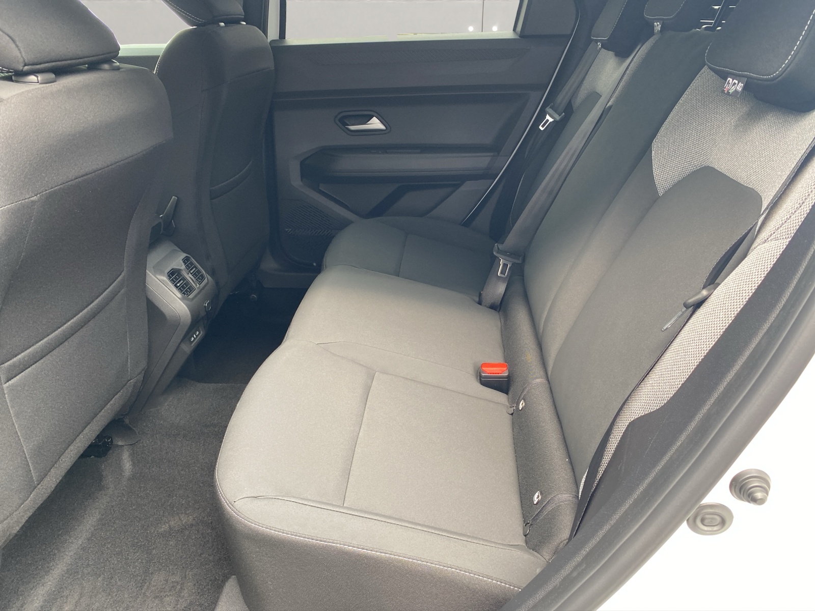 DACIA Bigster 1.2 TCe Journey-image-10