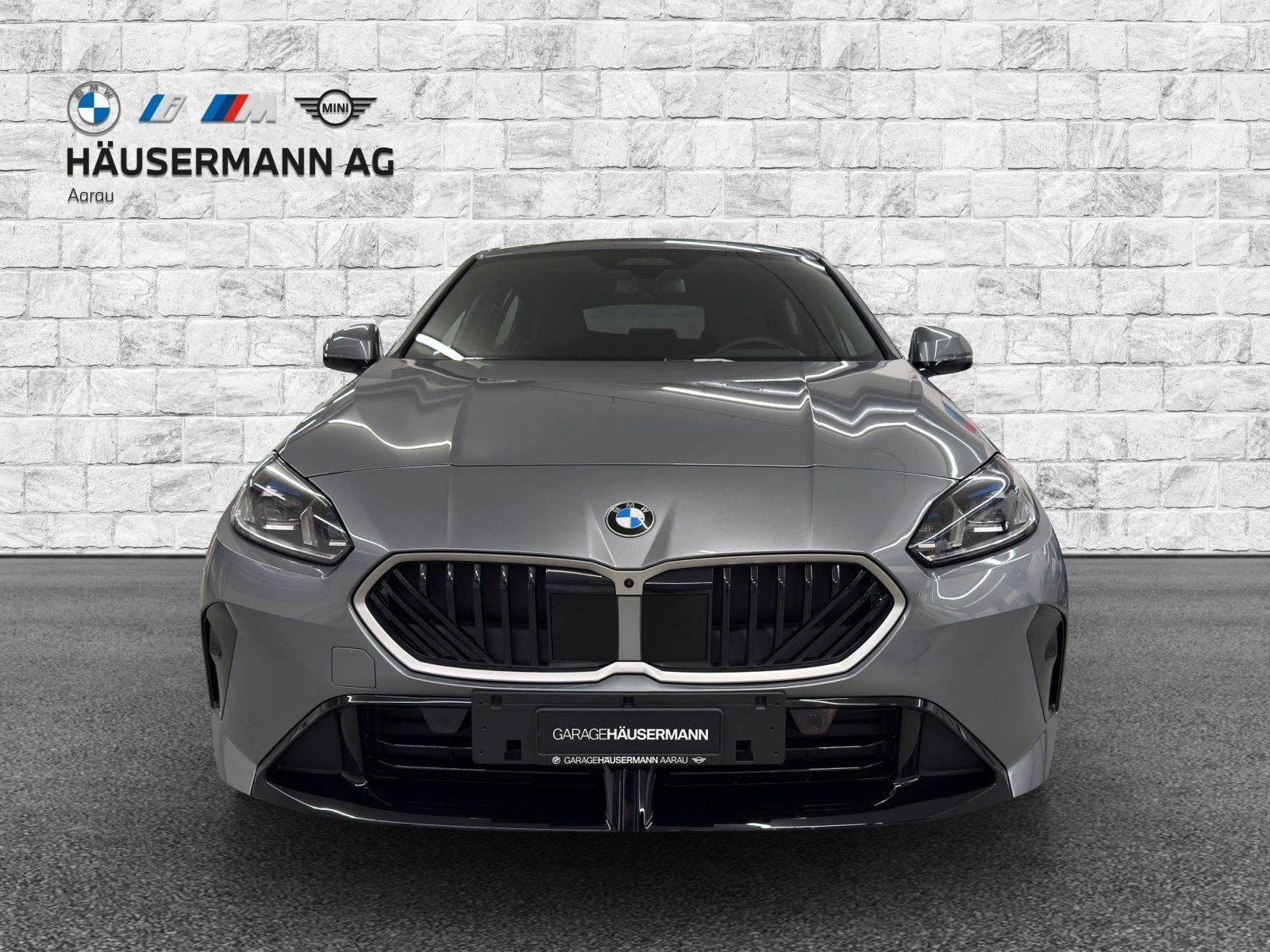 BMW 120d-showroom-element-1