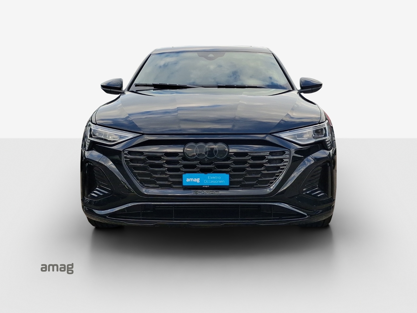AUDI Q8 Sportback 55 e-tron Black Edition quattro-image-6