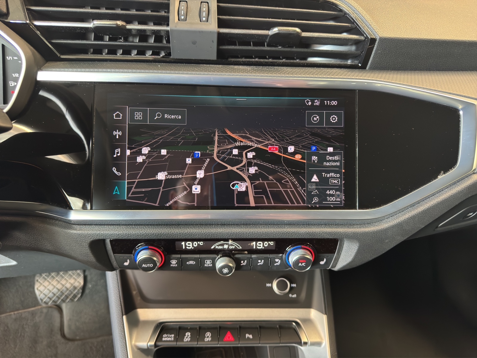 AUDI Q3 Sportback 35 TFSI Attraction S-tronic-image-10