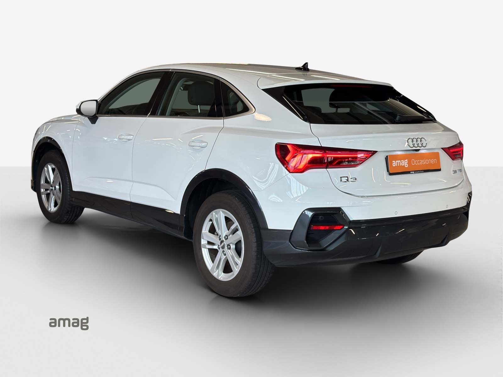 AUDI Q3 Sportback 35 TFSI Attraction S-tronic-image-2