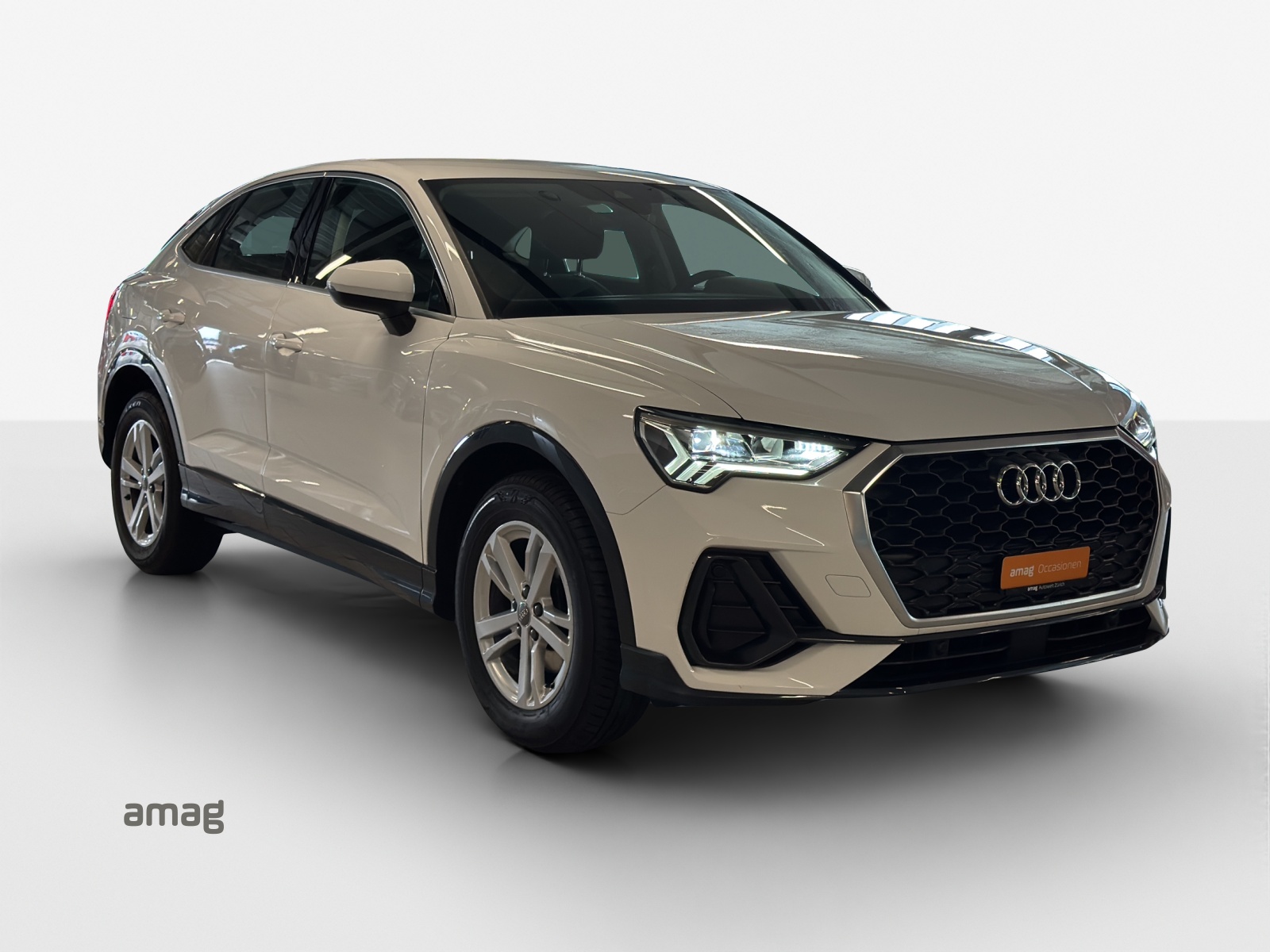 AUDI Q3 Sportback 35 TFSI Attraction S-tronic-image-5