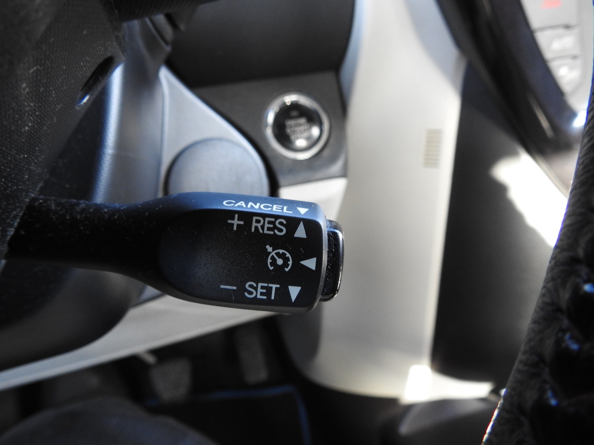 TOYOTA iQ 1.33 Dual VVT-i Linea Sol Premium-image-22