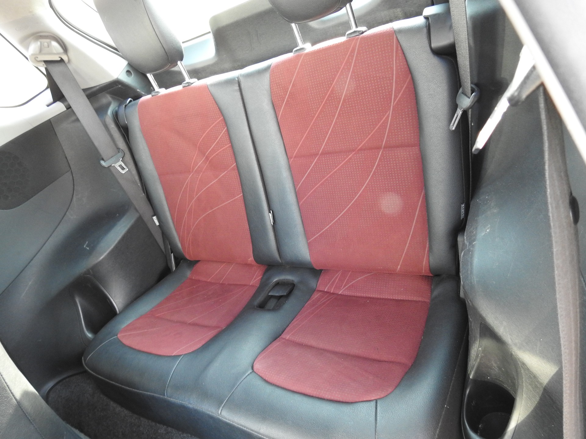 TOYOTA iQ 1.33 Dual VVT-i Linea Sol Premium-image-13
