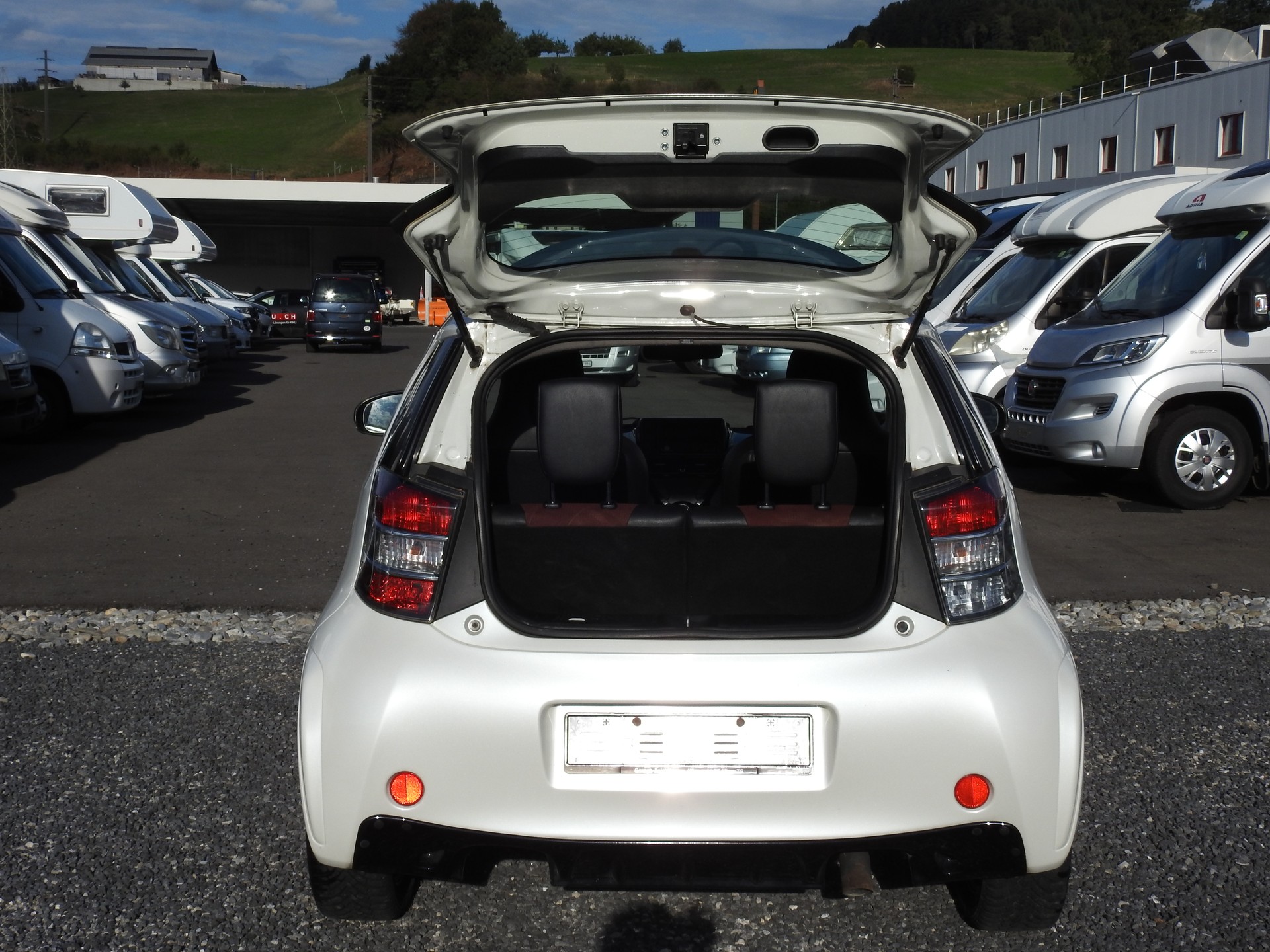 TOYOTA iQ 1.33 Dual VVT-i Linea Sol Premium-image-9