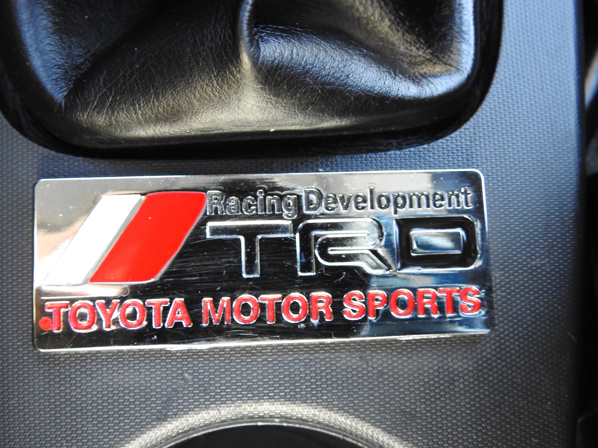 TOYOTA iQ 1.33 Dual VVT-i Linea Sol Premium-image-27