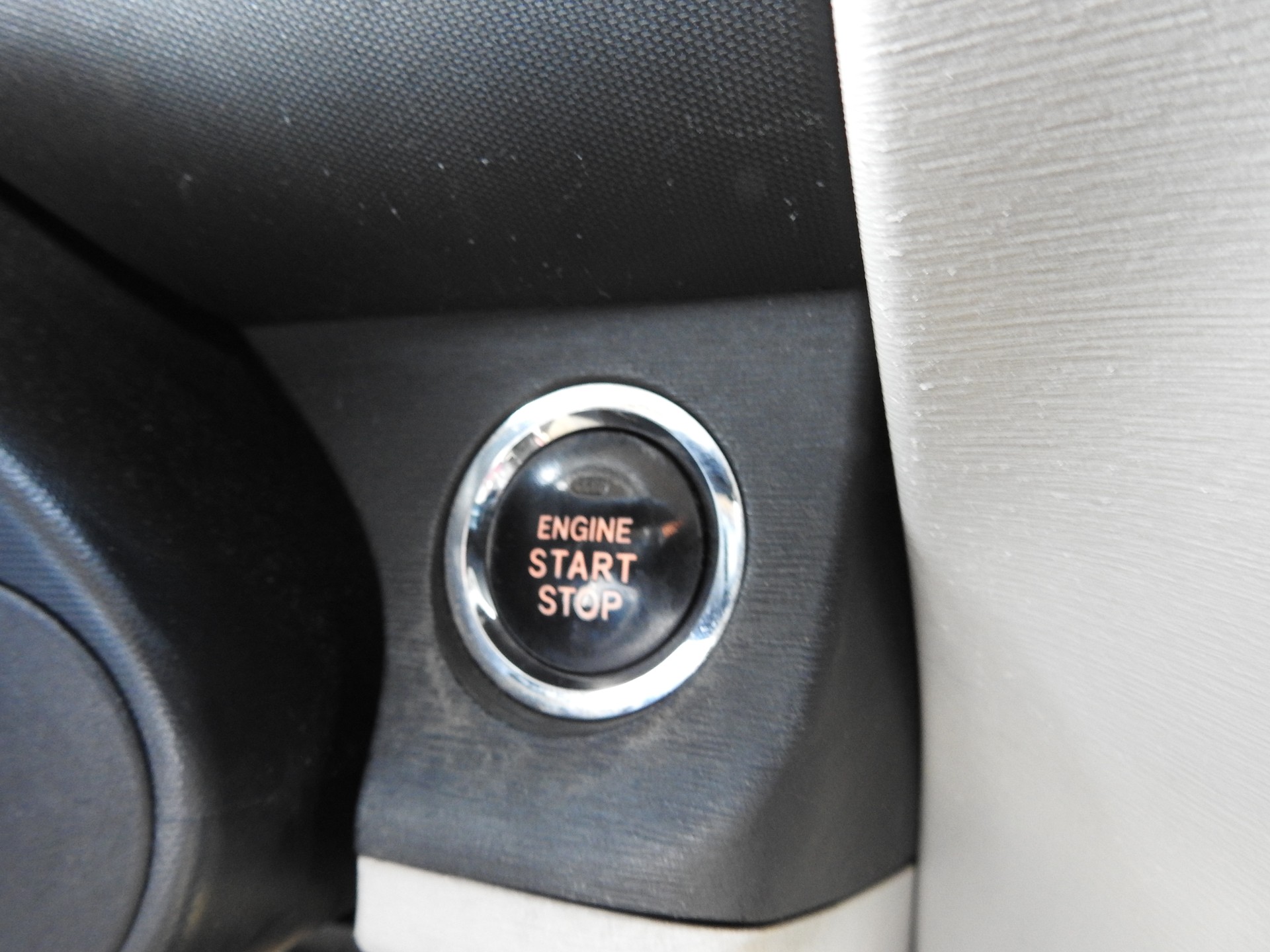 TOYOTA iQ 1.33 Dual VVT-i Linea Sol Premium-image-23