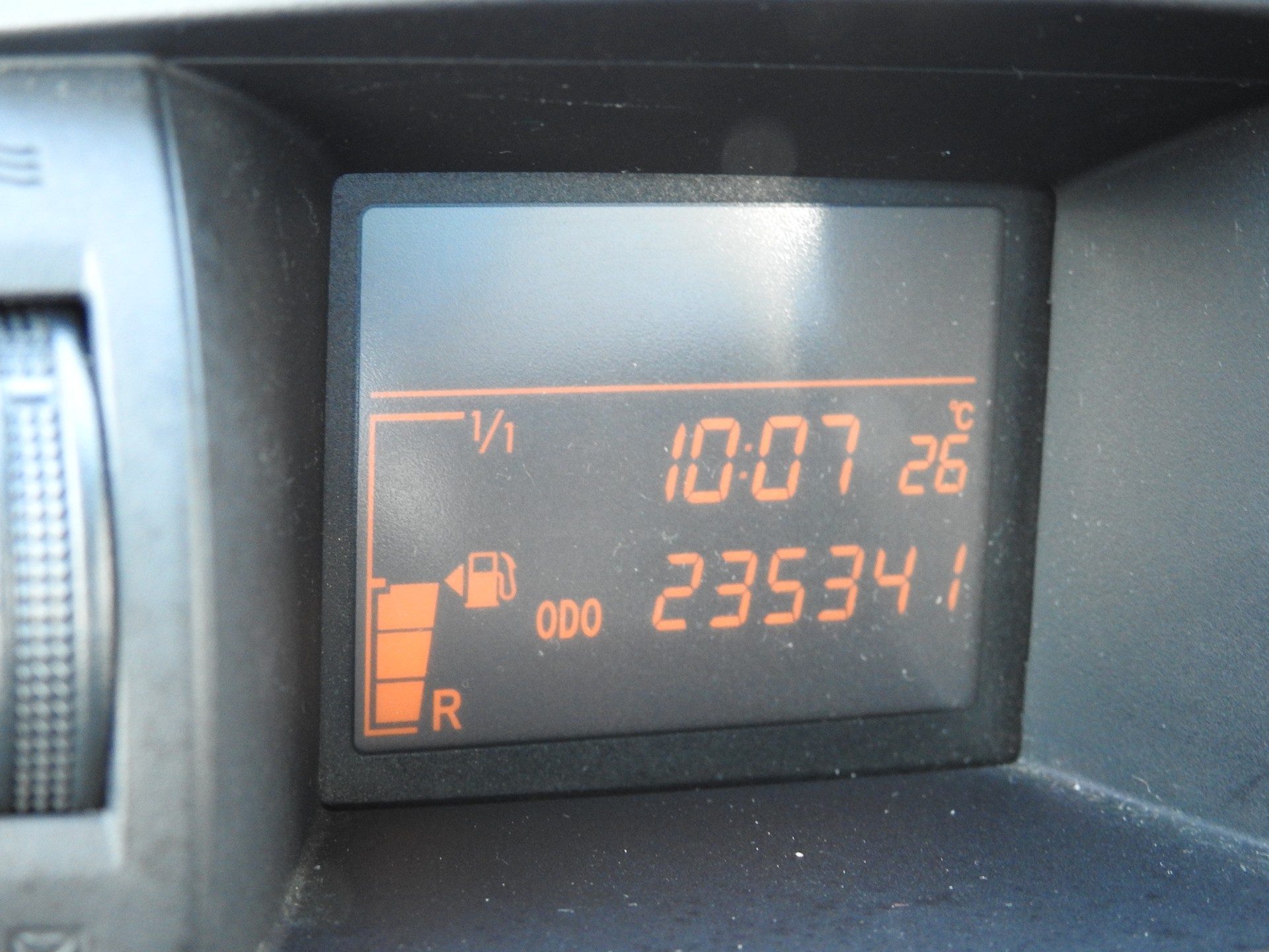 TOYOTA iQ 1.33 Dual VVT-i Linea Sol Premium-image-24