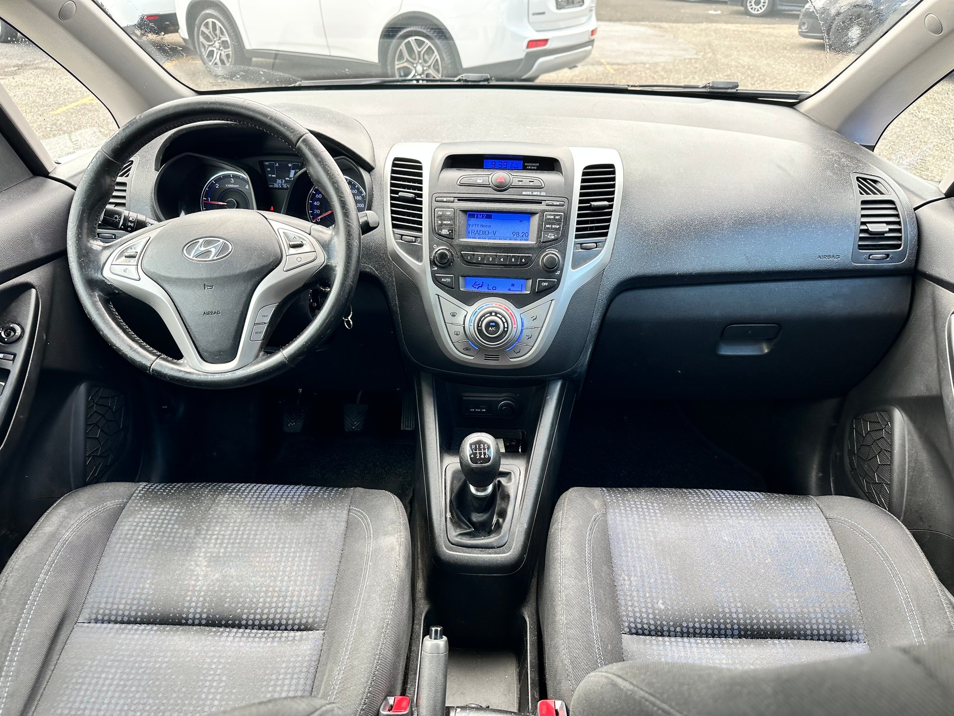 HYUNDAI i20 1.6 CRDi Premium-image-11