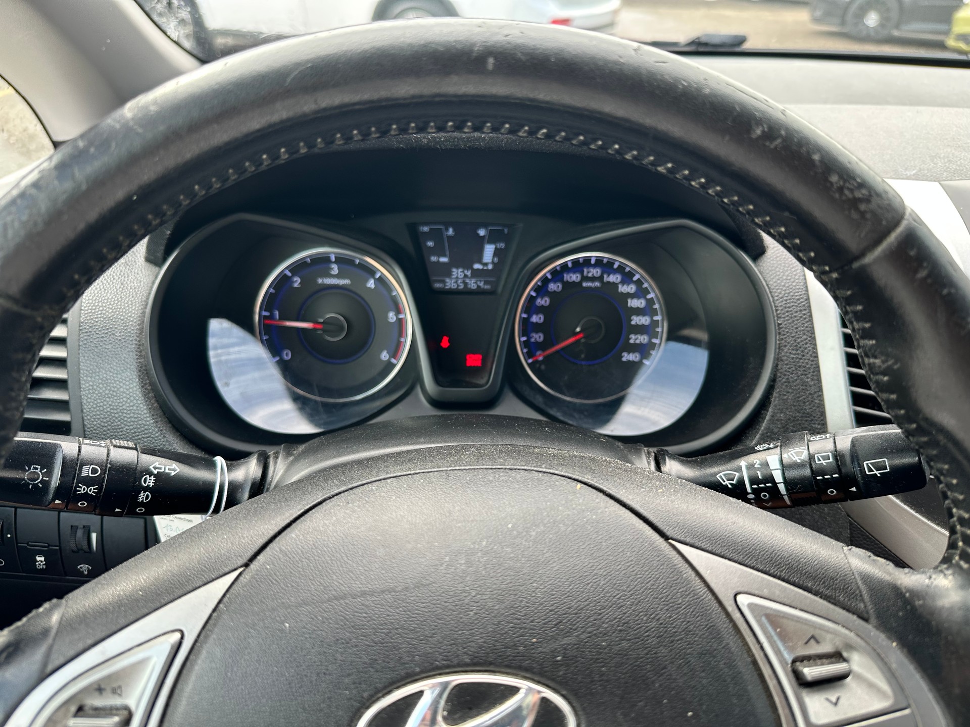 HYUNDAI i20 1.6 CRDi Premium-image-10