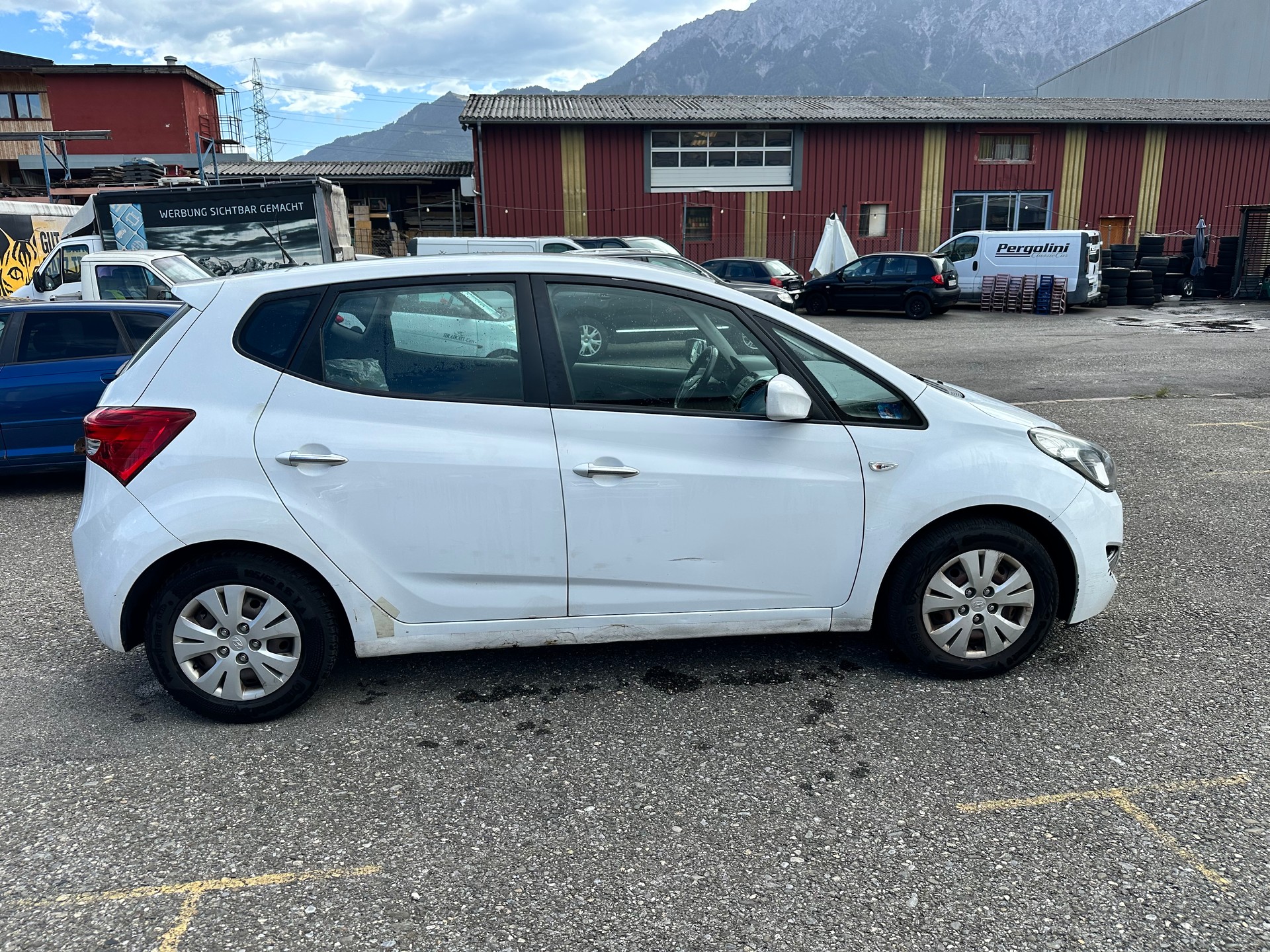 HYUNDAI i20 1.6 CRDi Premium-image-8