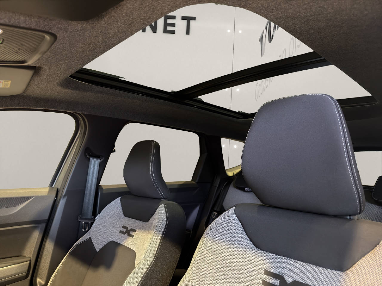 DACIA Bigster 1.8 Hybrid Journey-image-11